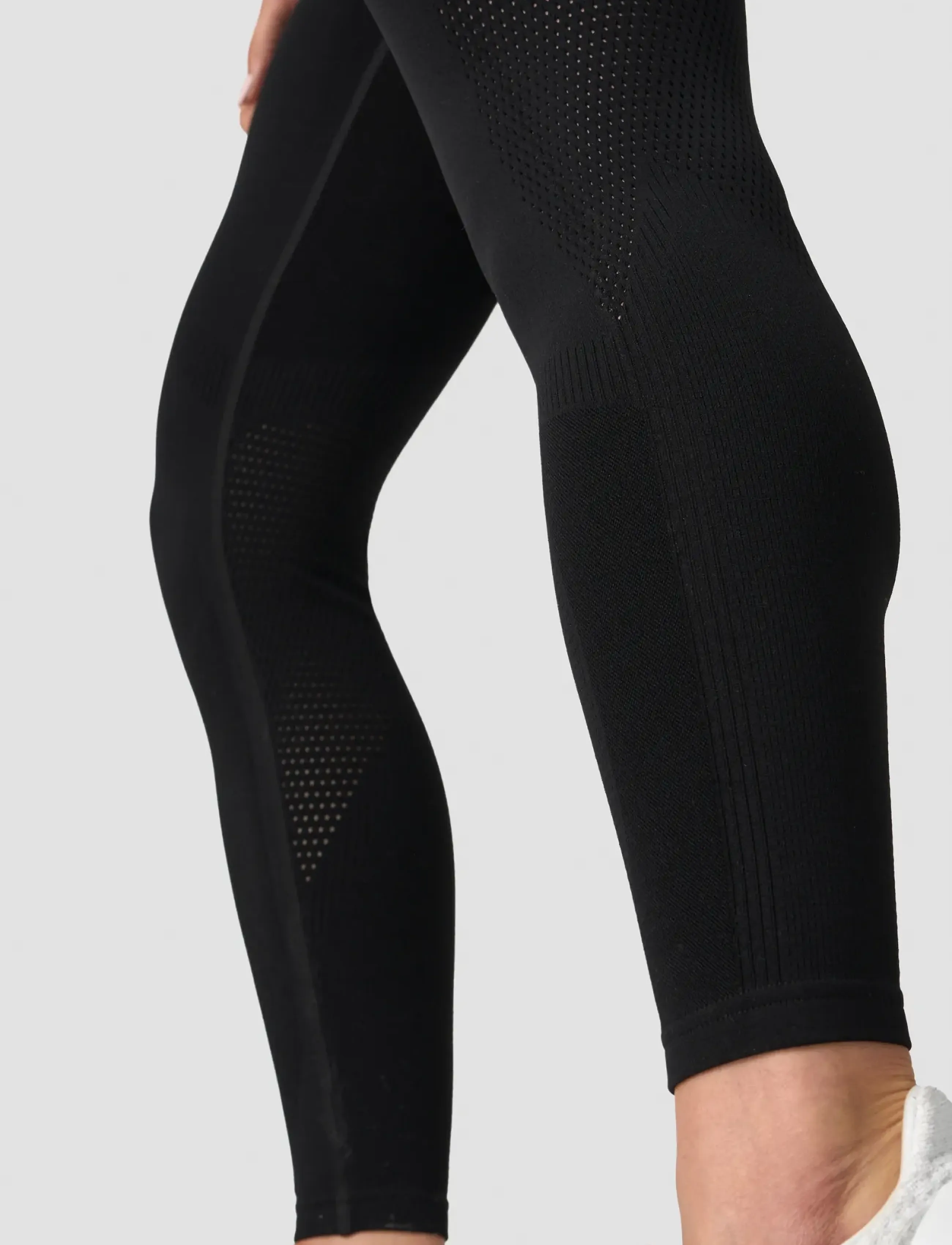 ICANIWILL - Force Warpknit Tights Wmn - seamless tights - black - 3