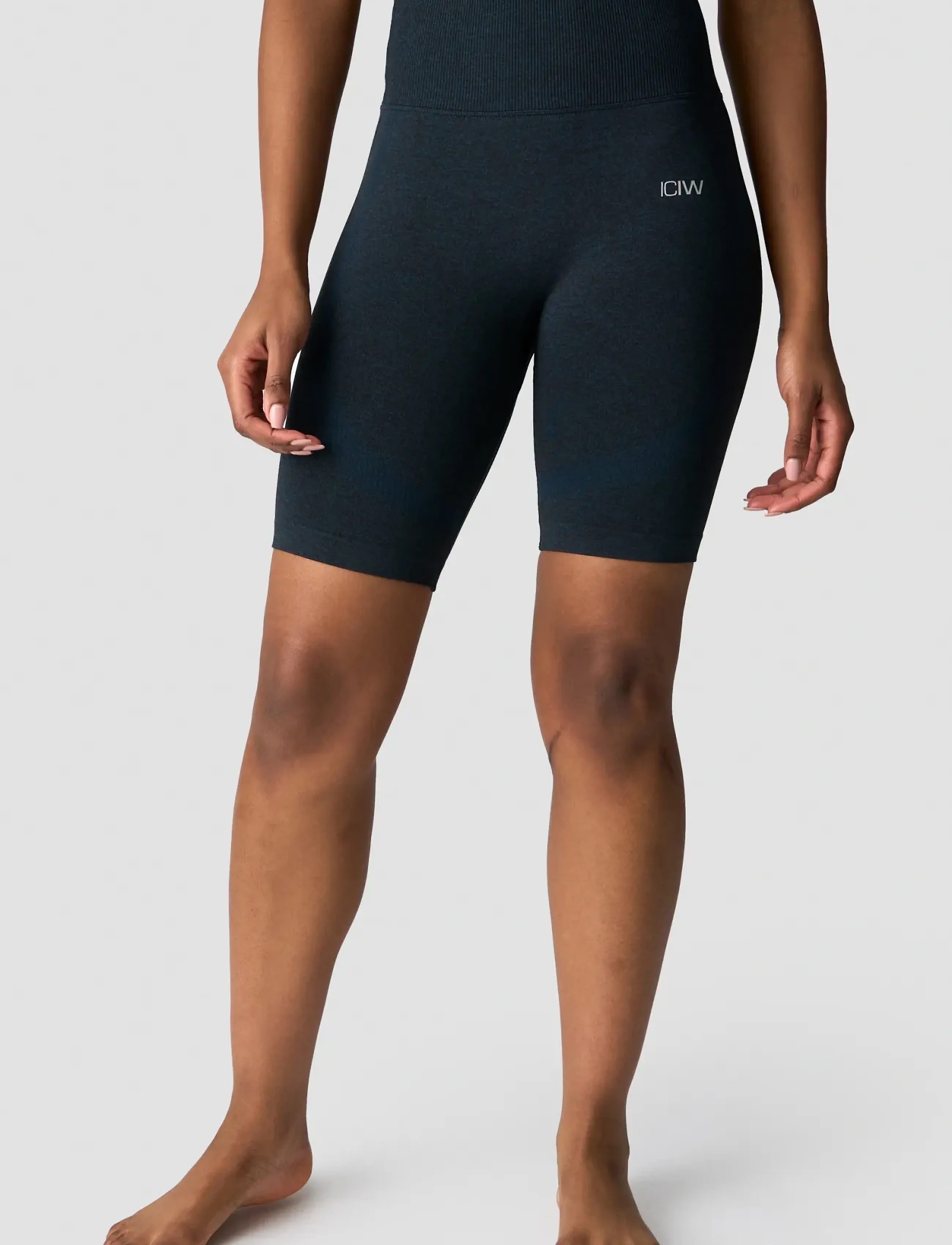ICANIWILL - Soft Seamless Biker Shorts W - 1/2 pikkus - navy melange - 4
