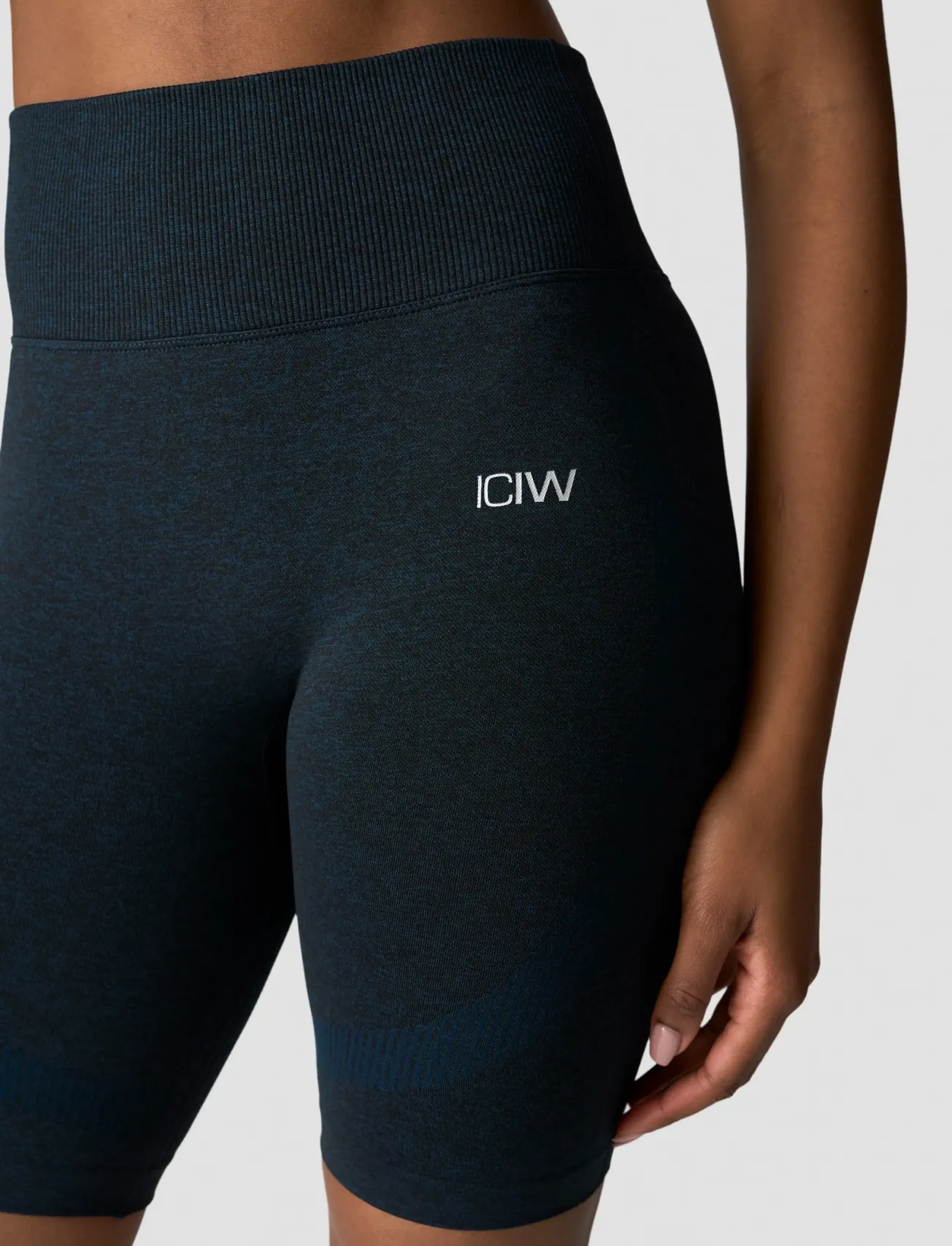 ICANIWILL - Soft Seamless Biker Shorts W - 1/2 pikkus - navy melange - 5