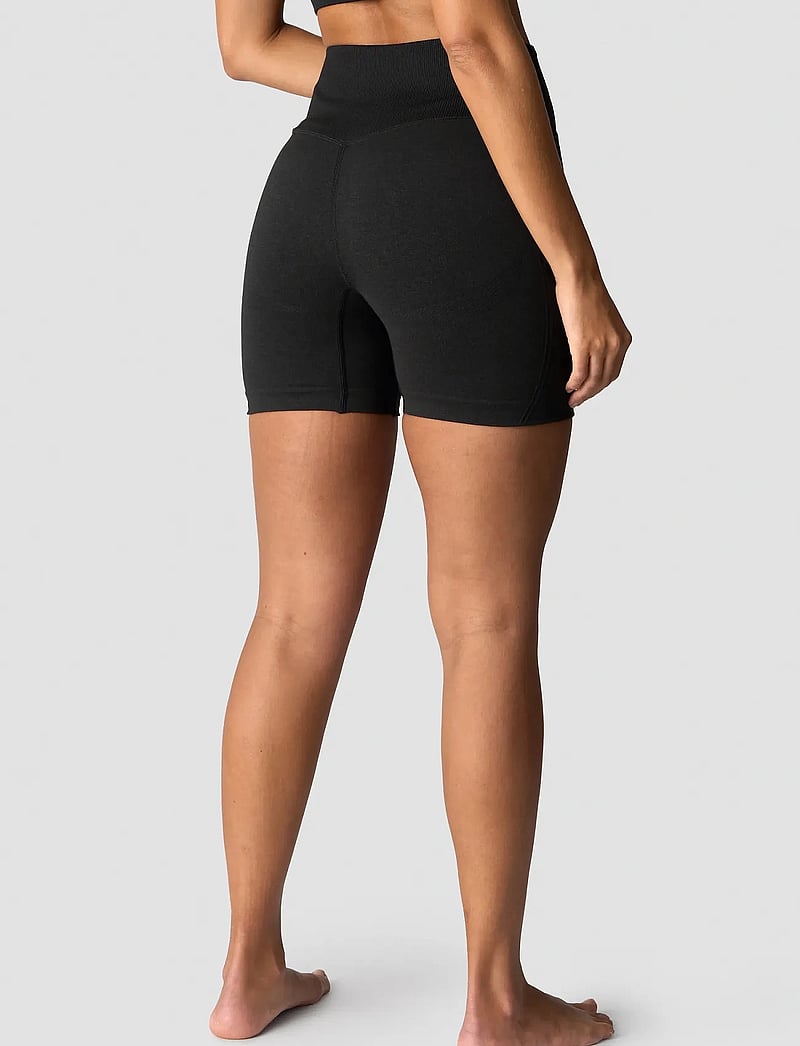 ICANIWILL - Soft Seamless Shorts W - rattapüksid - black - 5