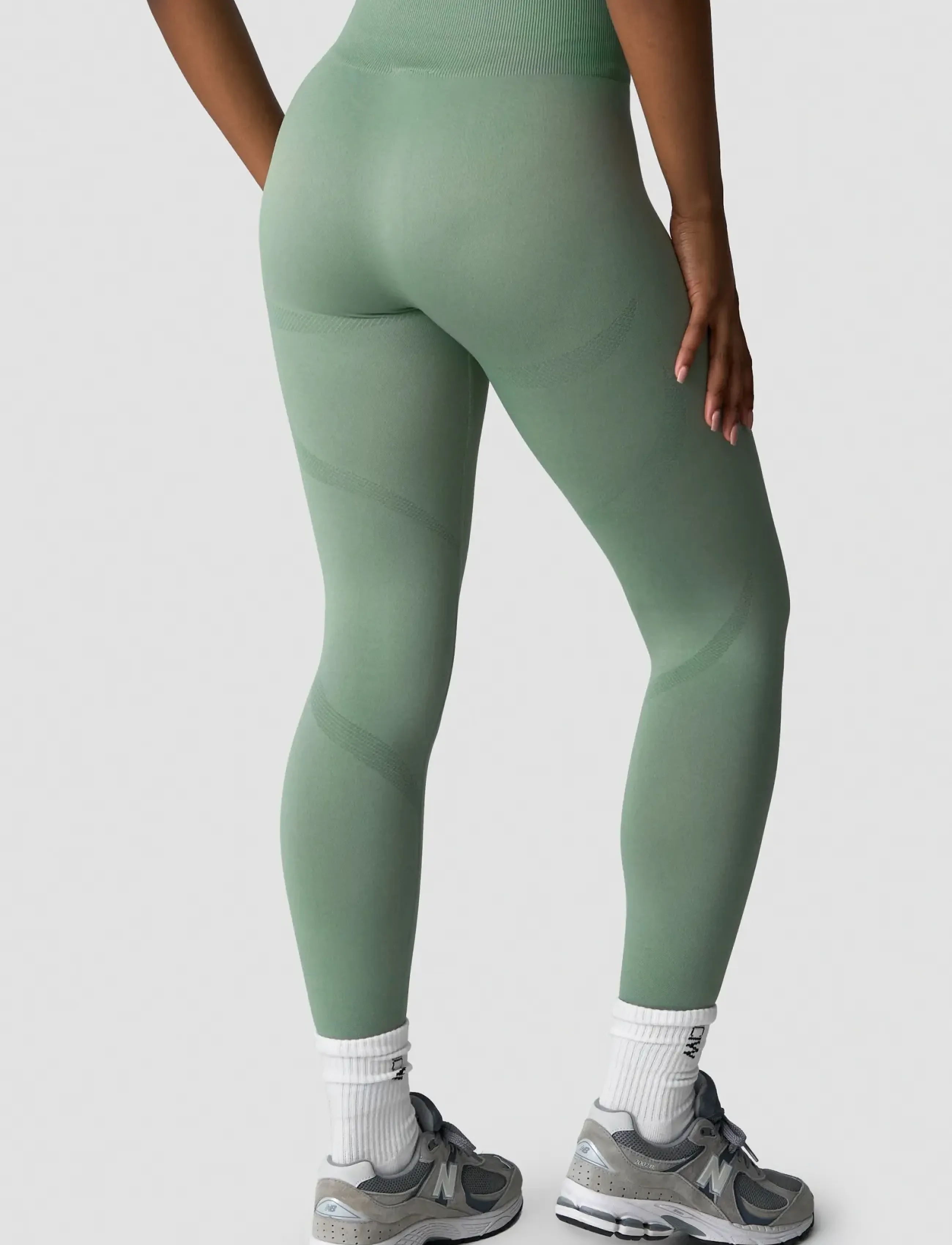 ICANIWILL - Divine Seamless Tights W - fuld længde - light moss - 4