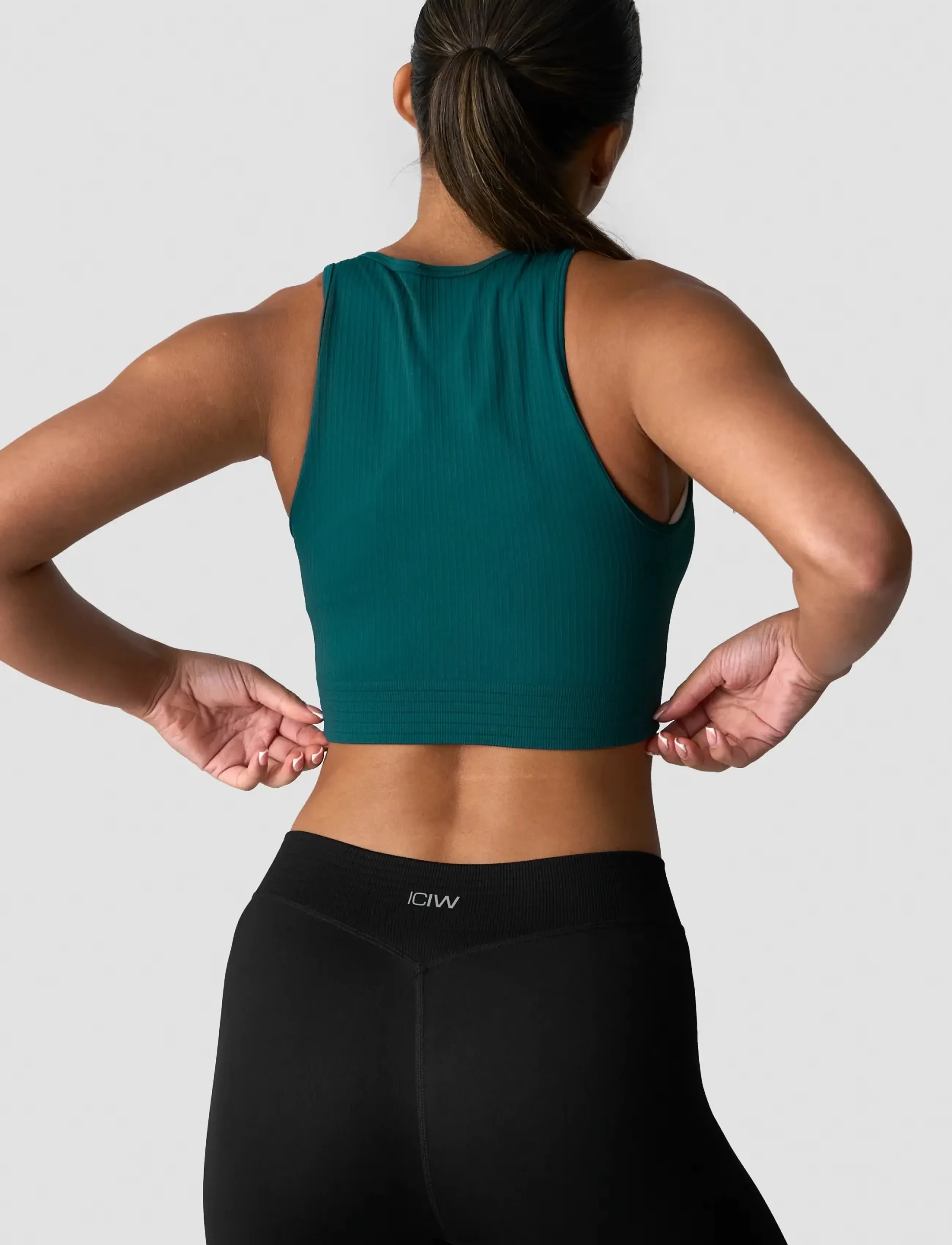 ICANIWILL - Ribbed Define Cropped V-neck Tank W - laveste priser - forest green - 4