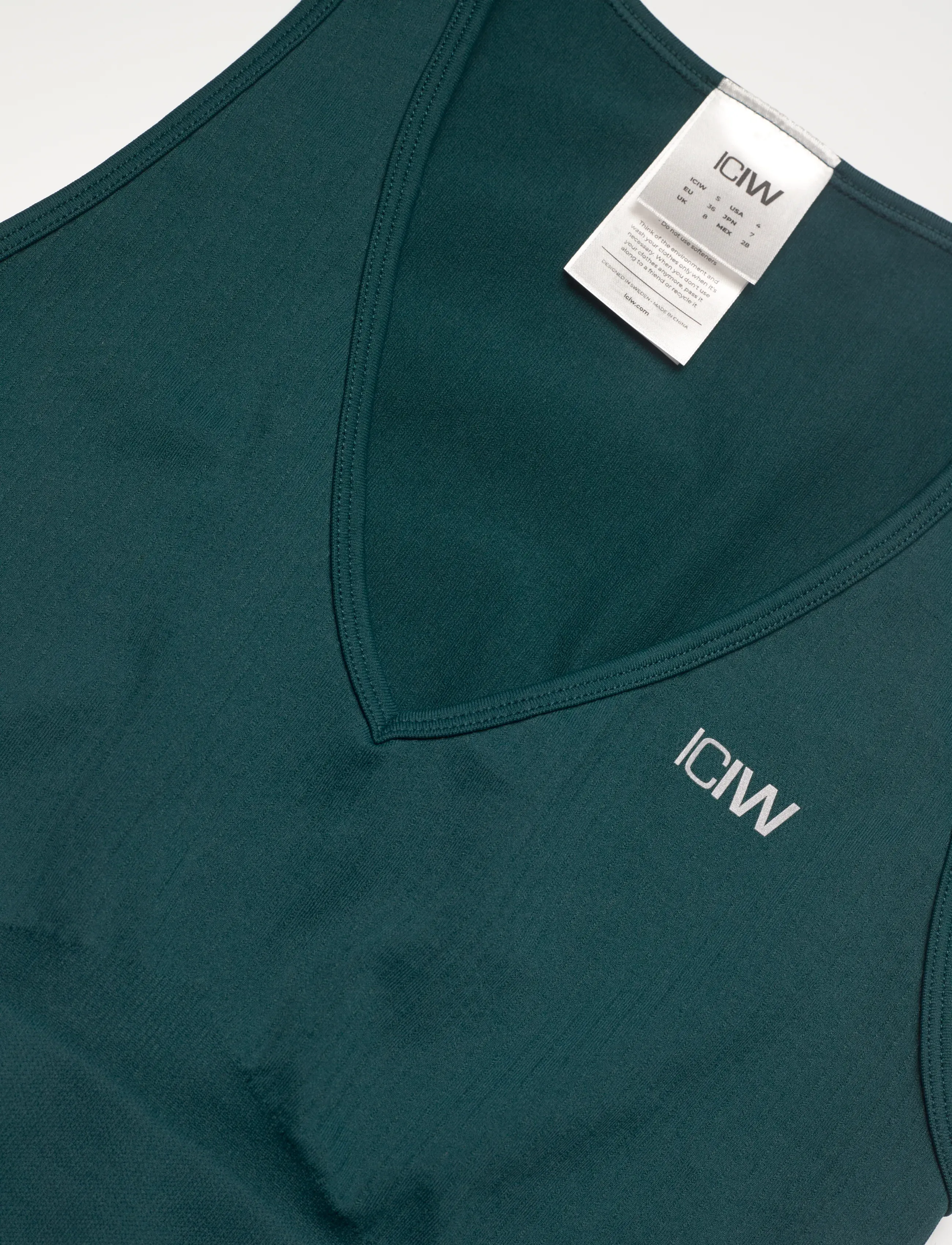 ICANIWILL - Ribbed Define Cropped V-neck Tank W - laveste priser - forest green - 5