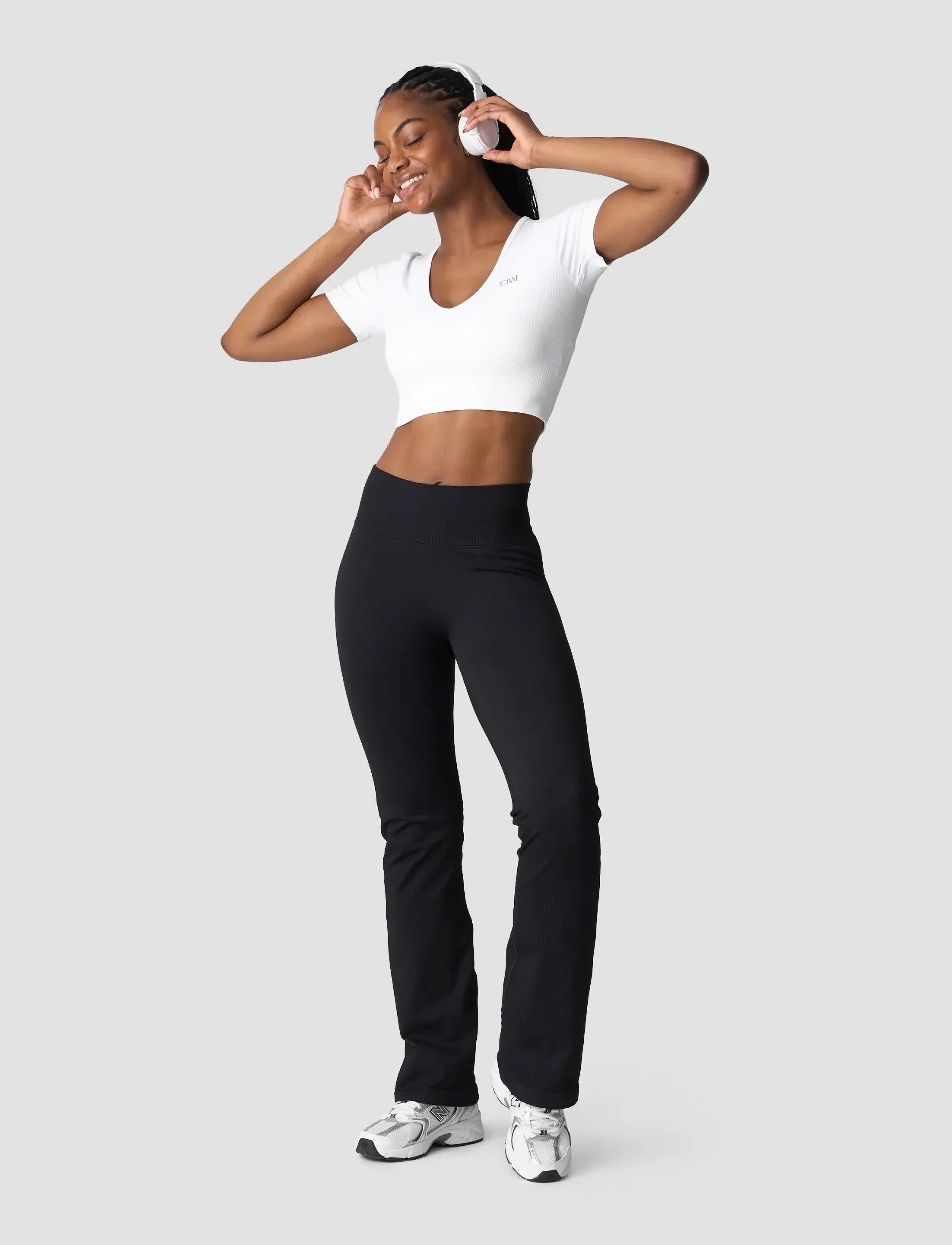 ICANIWILL - Ribbed Define Seamless Flared Tights - tights - black - 5