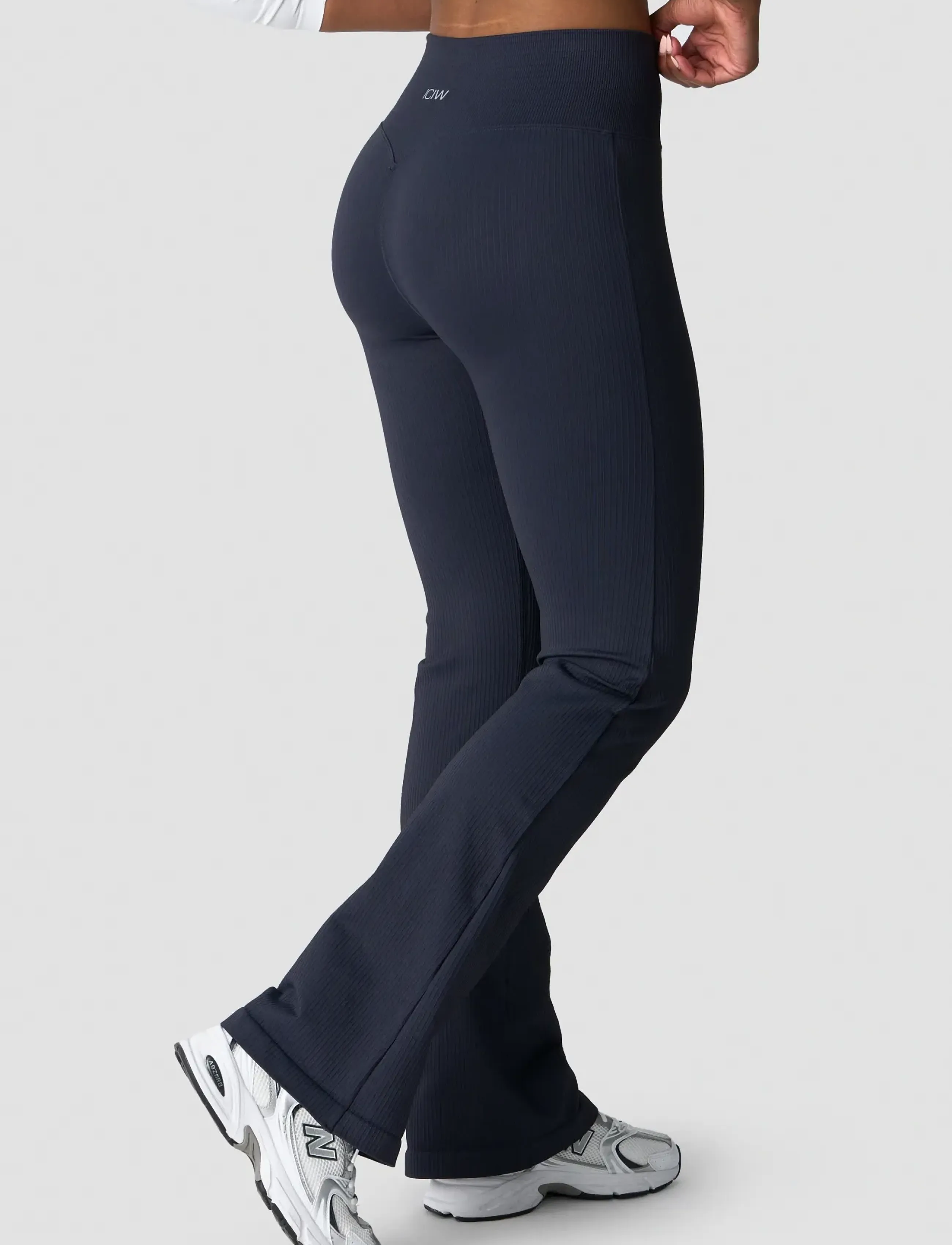 ICANIWILL - Ribbed Define Seamless Flared Tights - full length - navy - 4