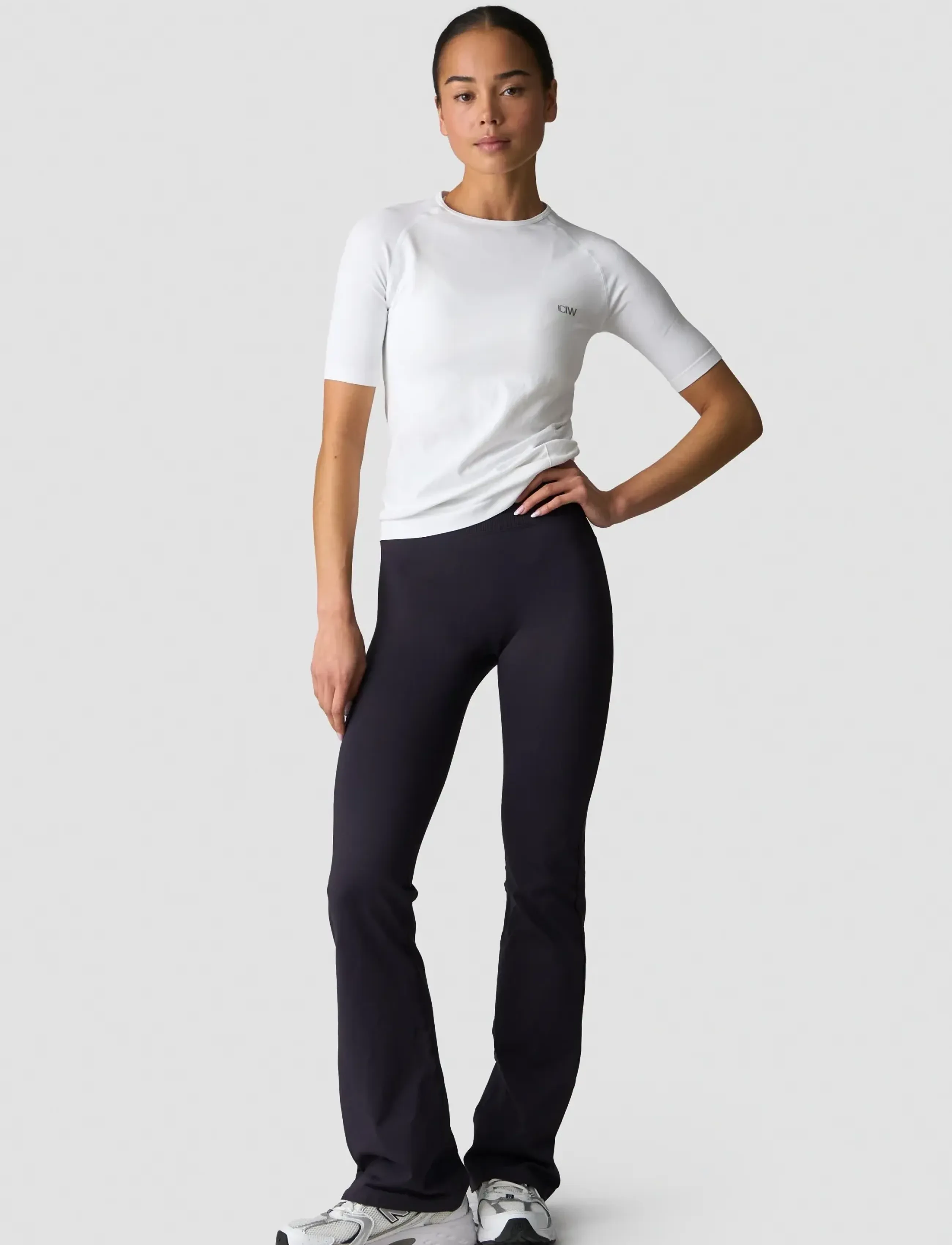 ICANIWILL - Define Seamless Mid Sleeve T-shirt W - t-shirts - white - 3