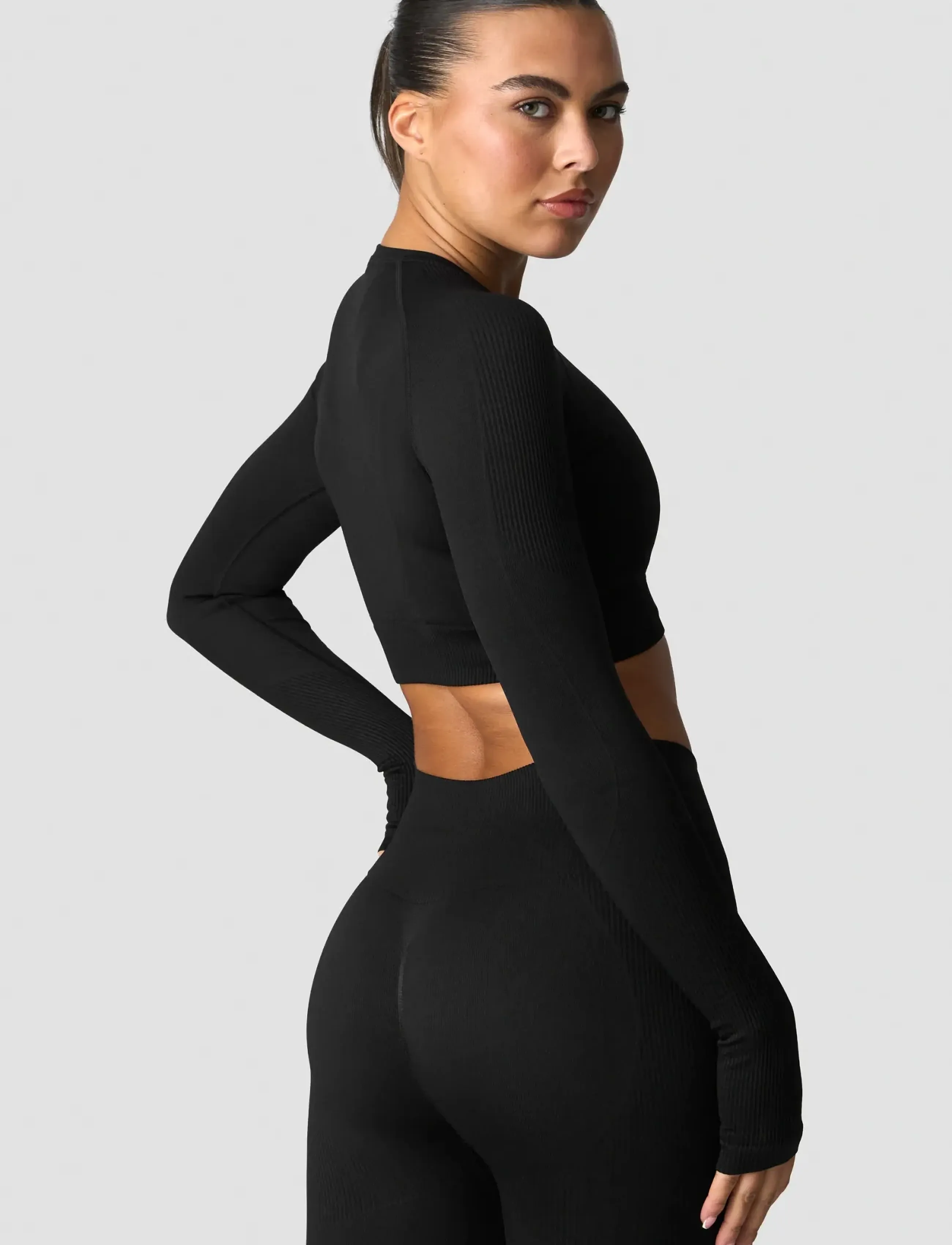 ICANIWILL - Sculpt Seamless Long Sleeve W - crop tops - black - 4