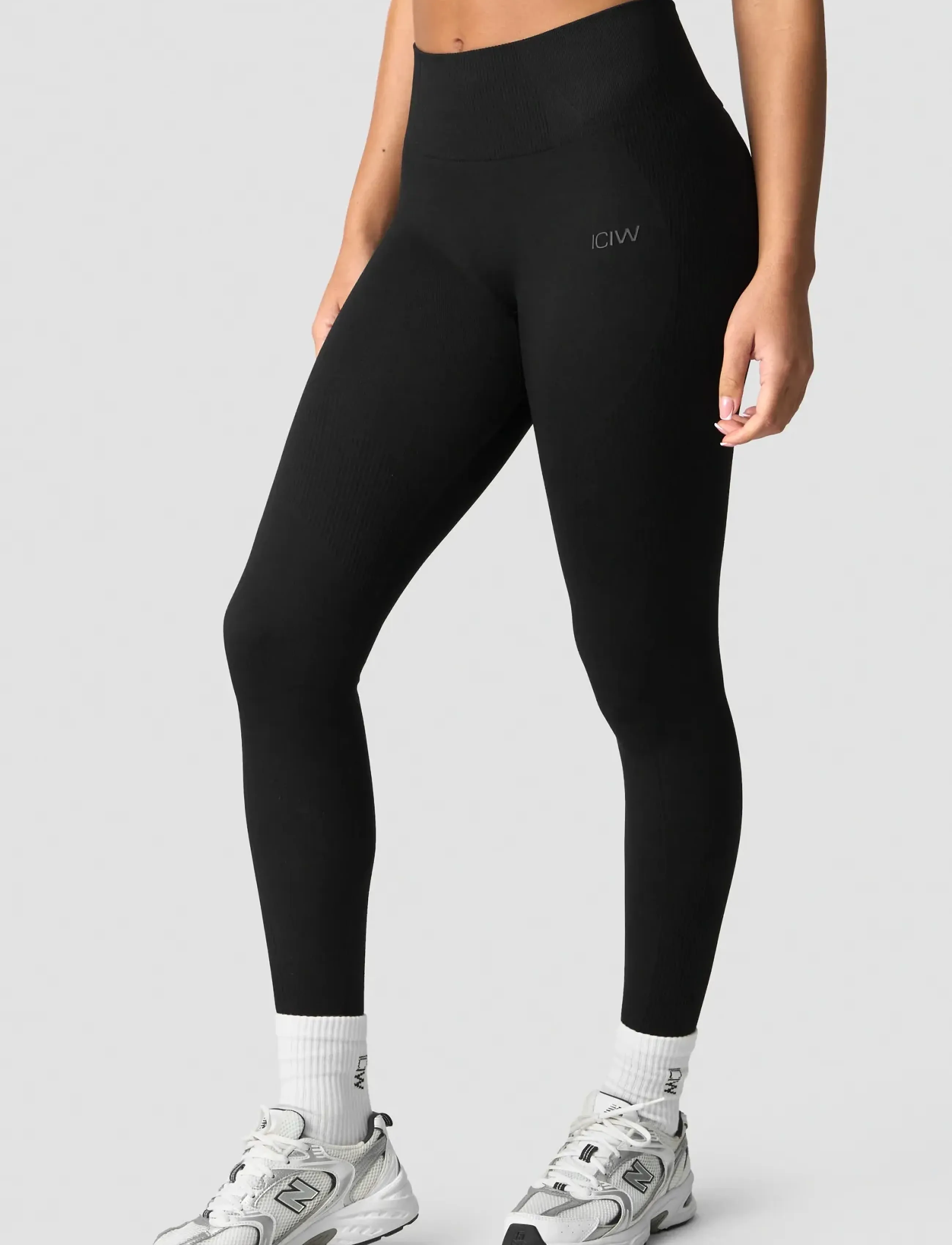 ICANIWILL - Sculpt Seamless Invisible Scrunch Tights - black - 3