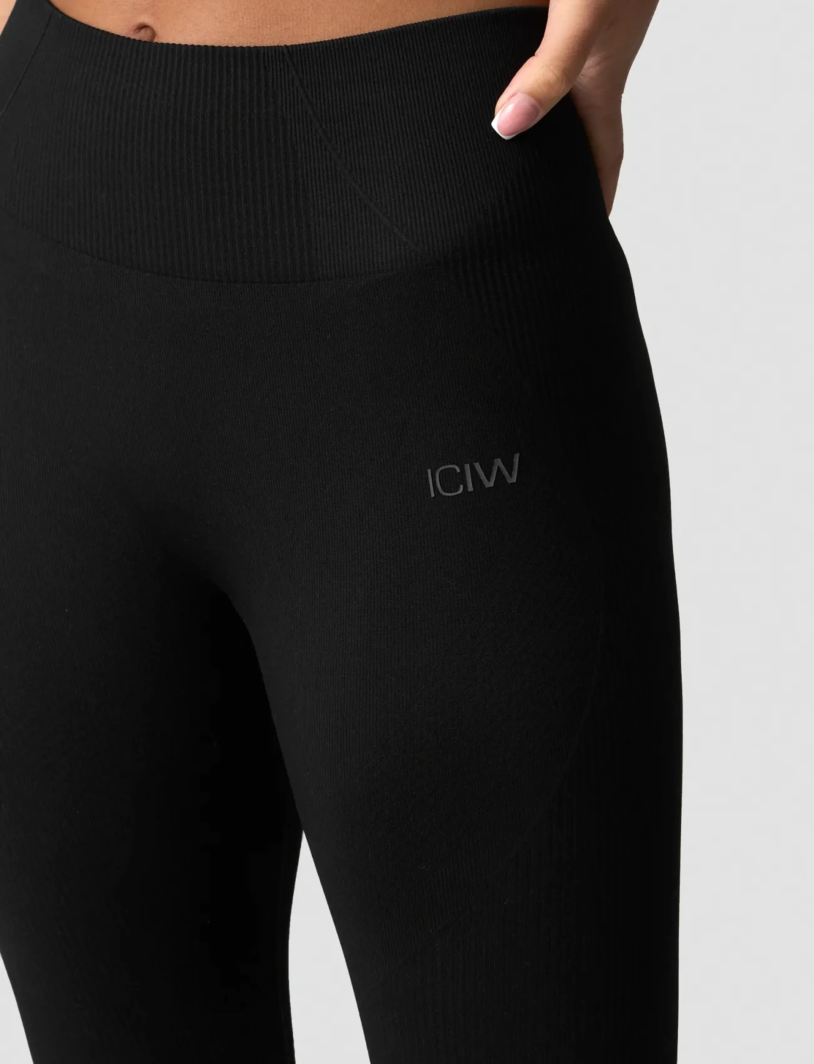 ICANIWILL - Sculpt Seamless Invisible Scrunch Tights - black - 5