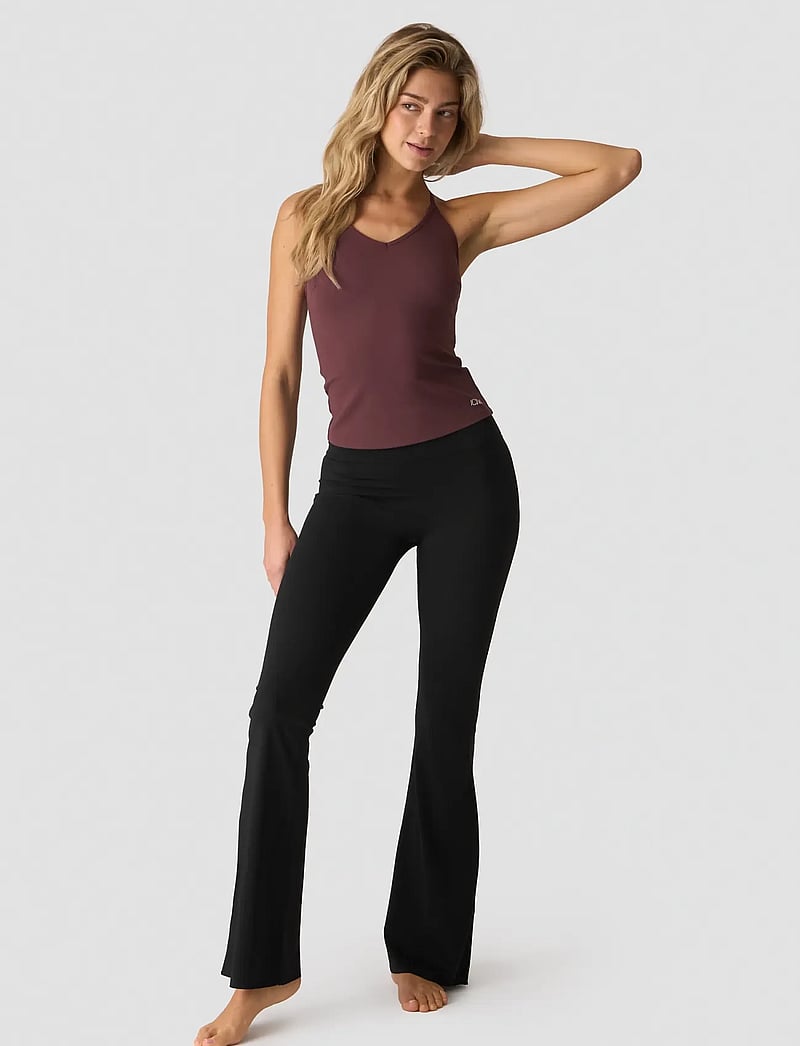 ICANIWILL - Nimble Strappy Tank Top W - linnen - dull berry red - 5