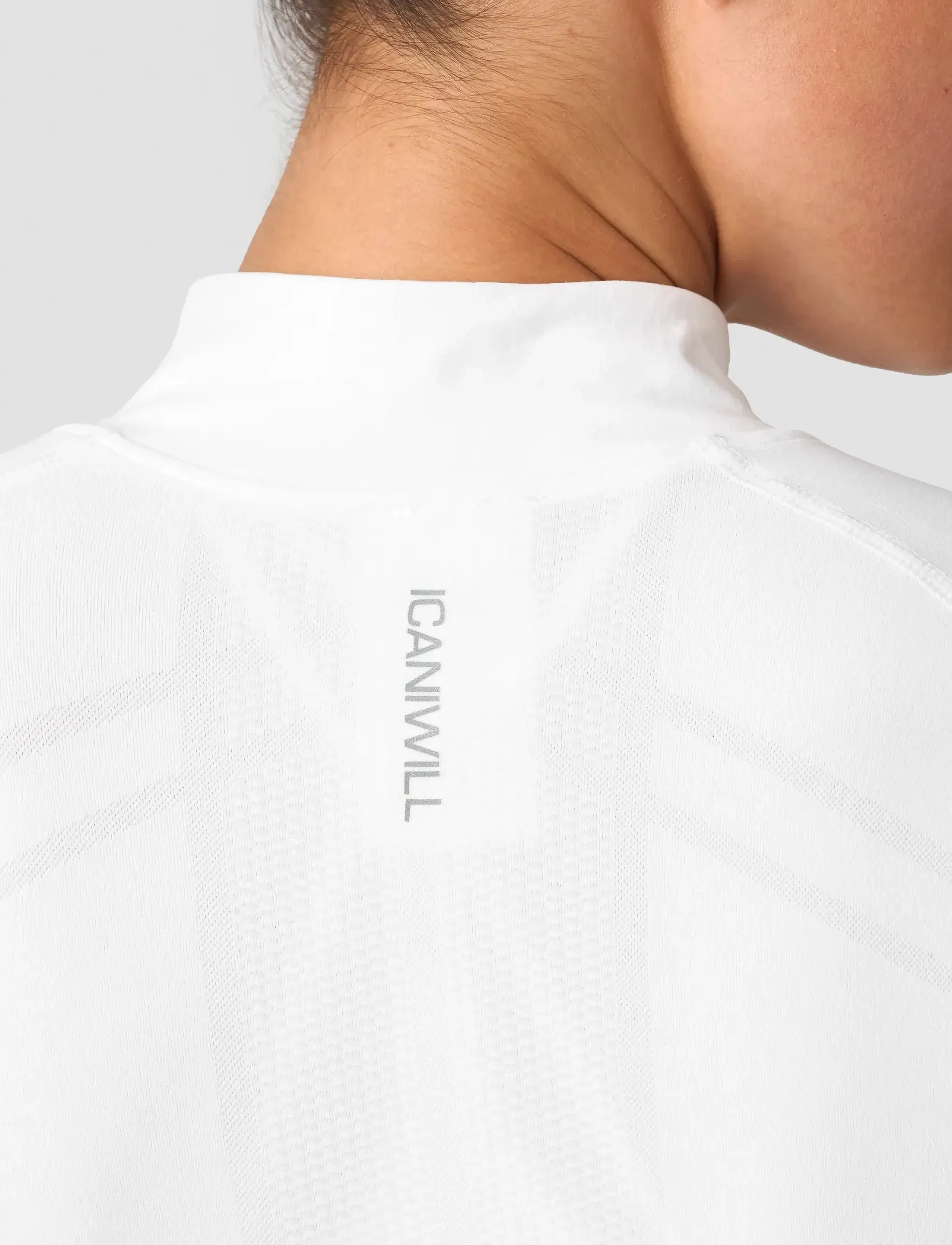 Define Seamless 1/4 Zip W 5