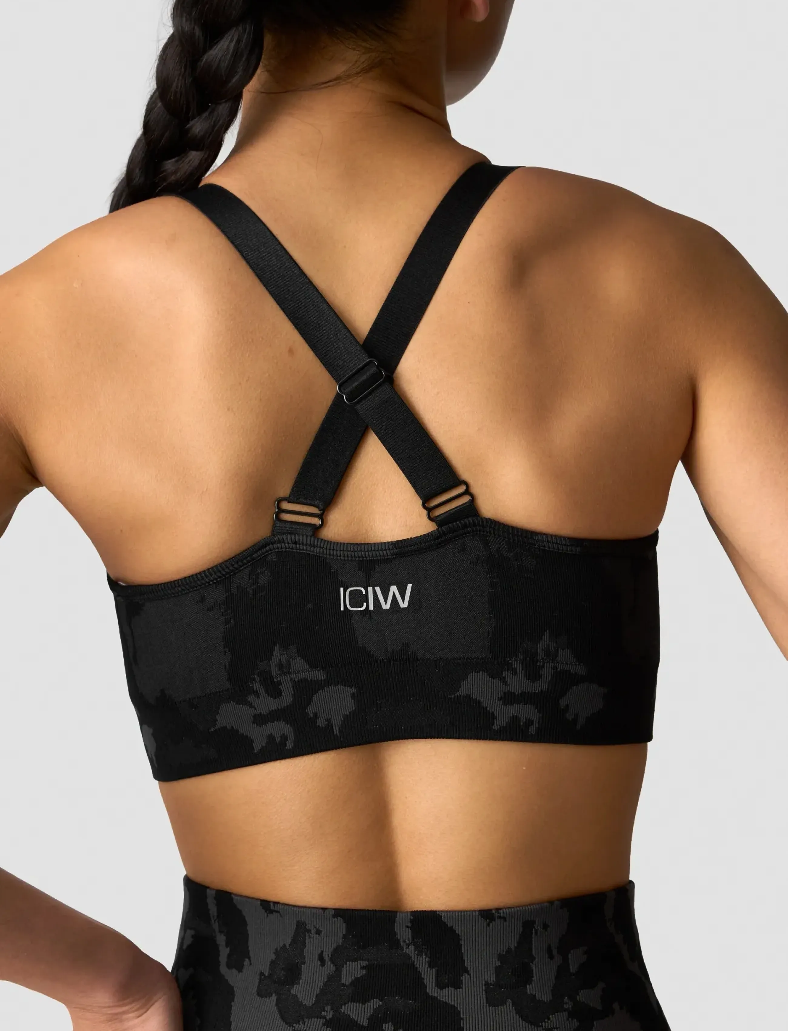 ICANIWILL - Camo Seamless V-neck Sports bra-Navy Camo-XXL - damen - dark grey camo - 3