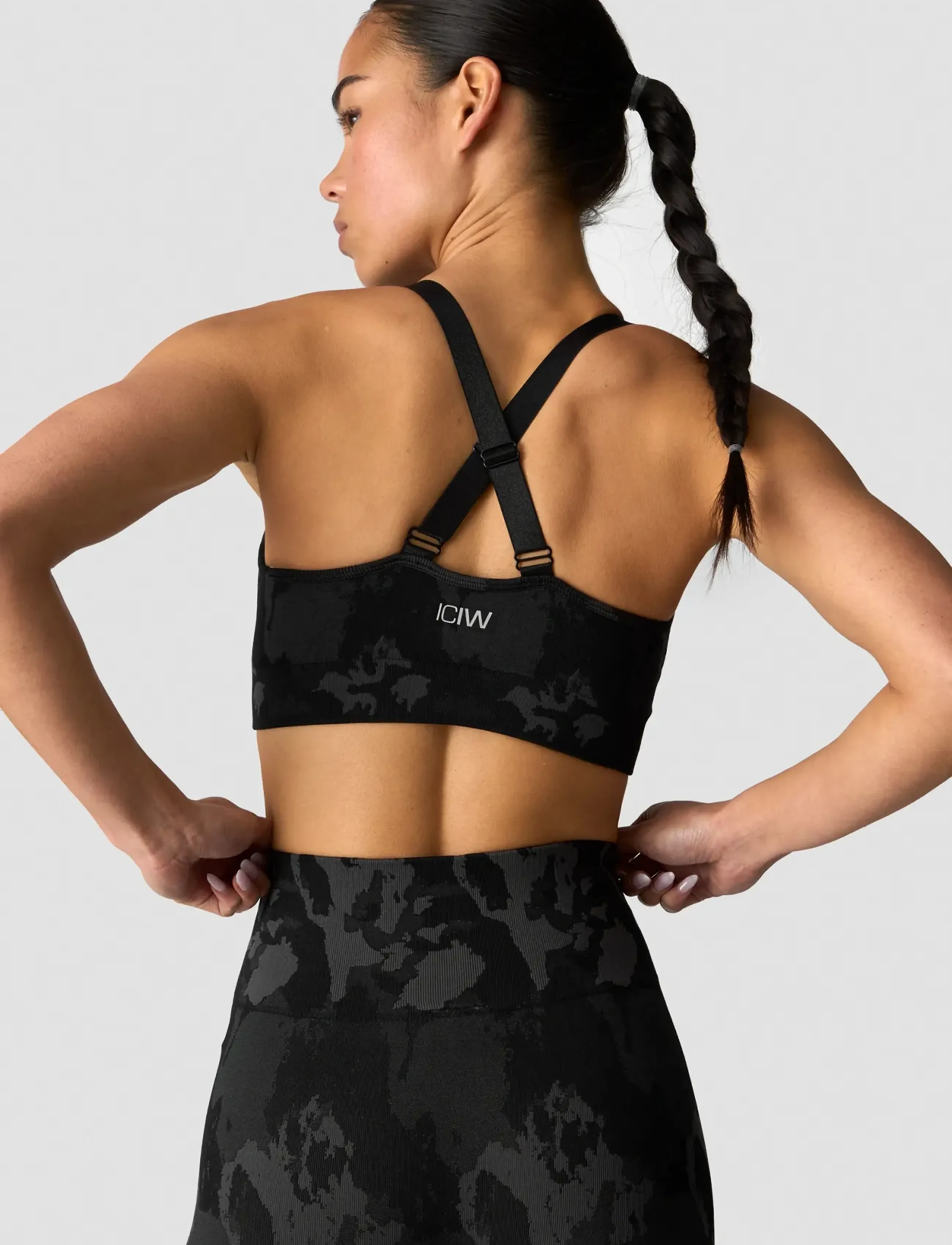ICANIWILL - Camo Seamless V-neck Sports bra-Navy Camo-XXL - damen - dark grey camo - 5