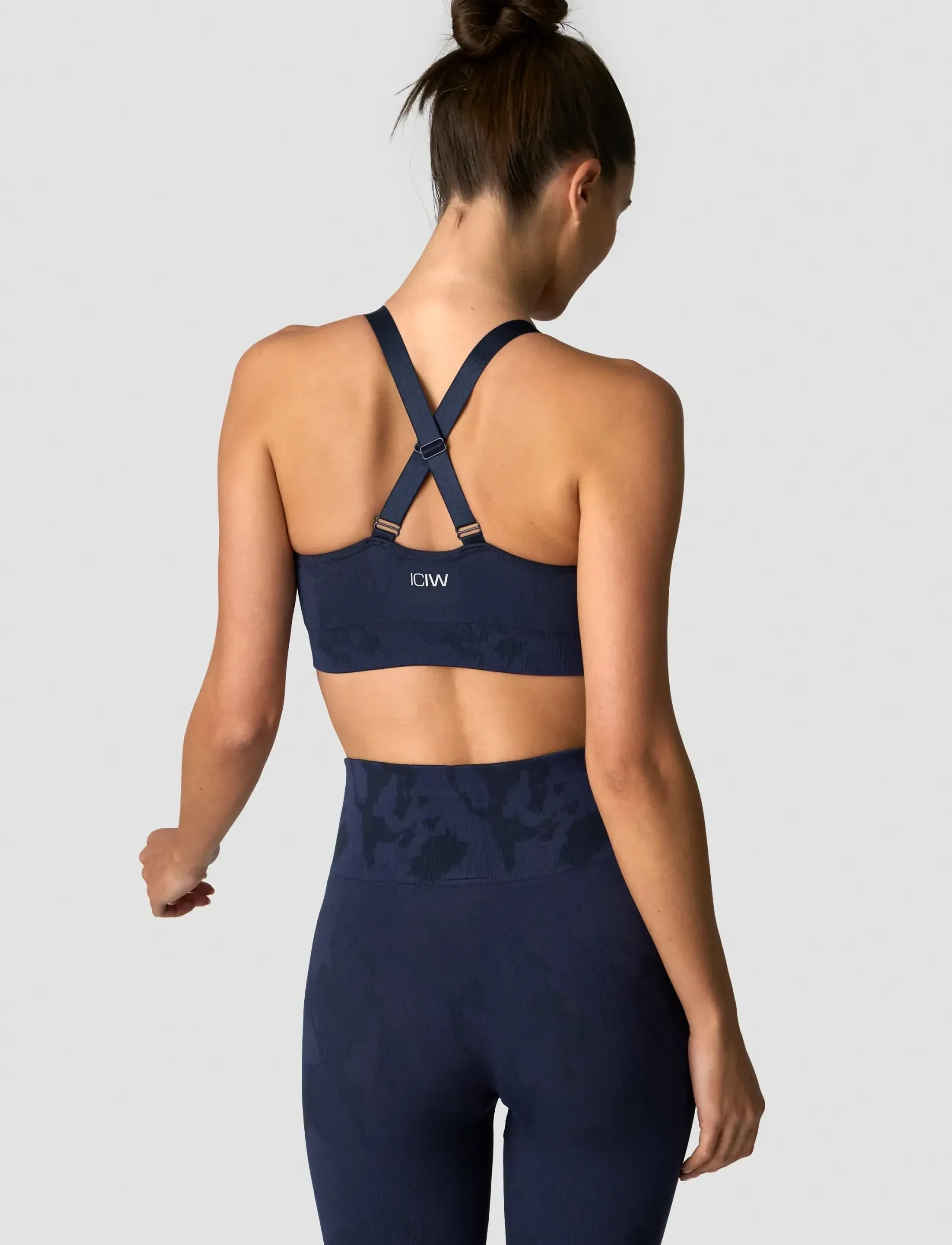 ICANIWILL - Camo Seamless V-neck Sports bra-Navy Camo-XXL - naised - navy camo - 3