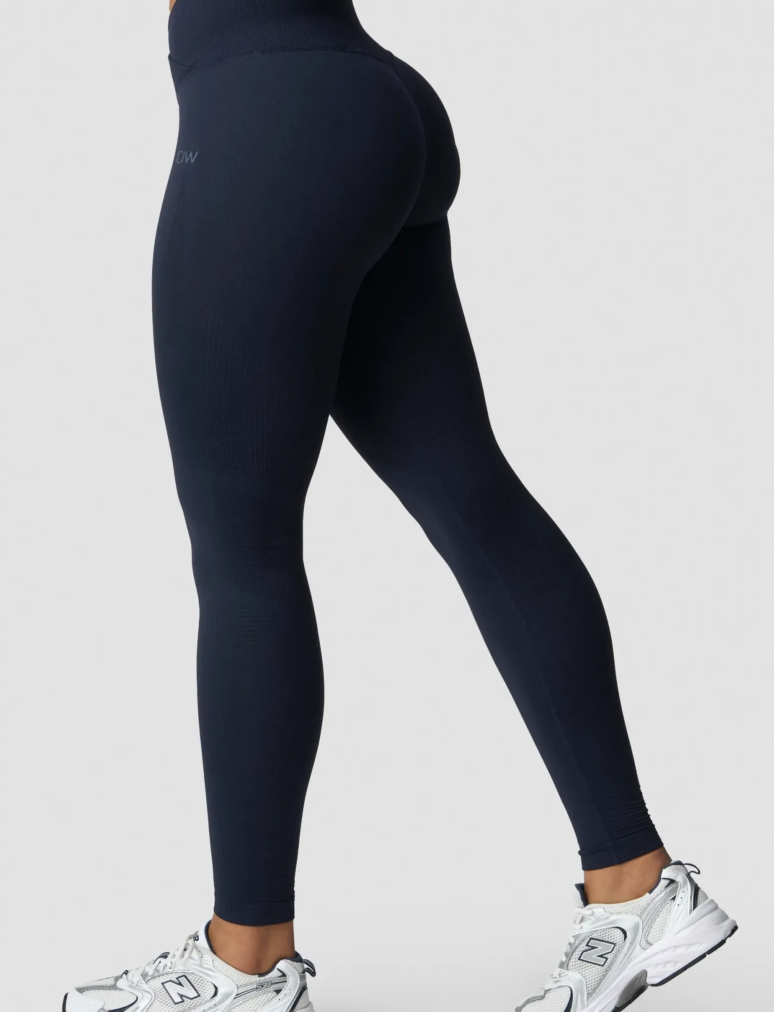 ICANIWILL - Ignite Seamless V-waist Tights W - seamless tights - navy - 4