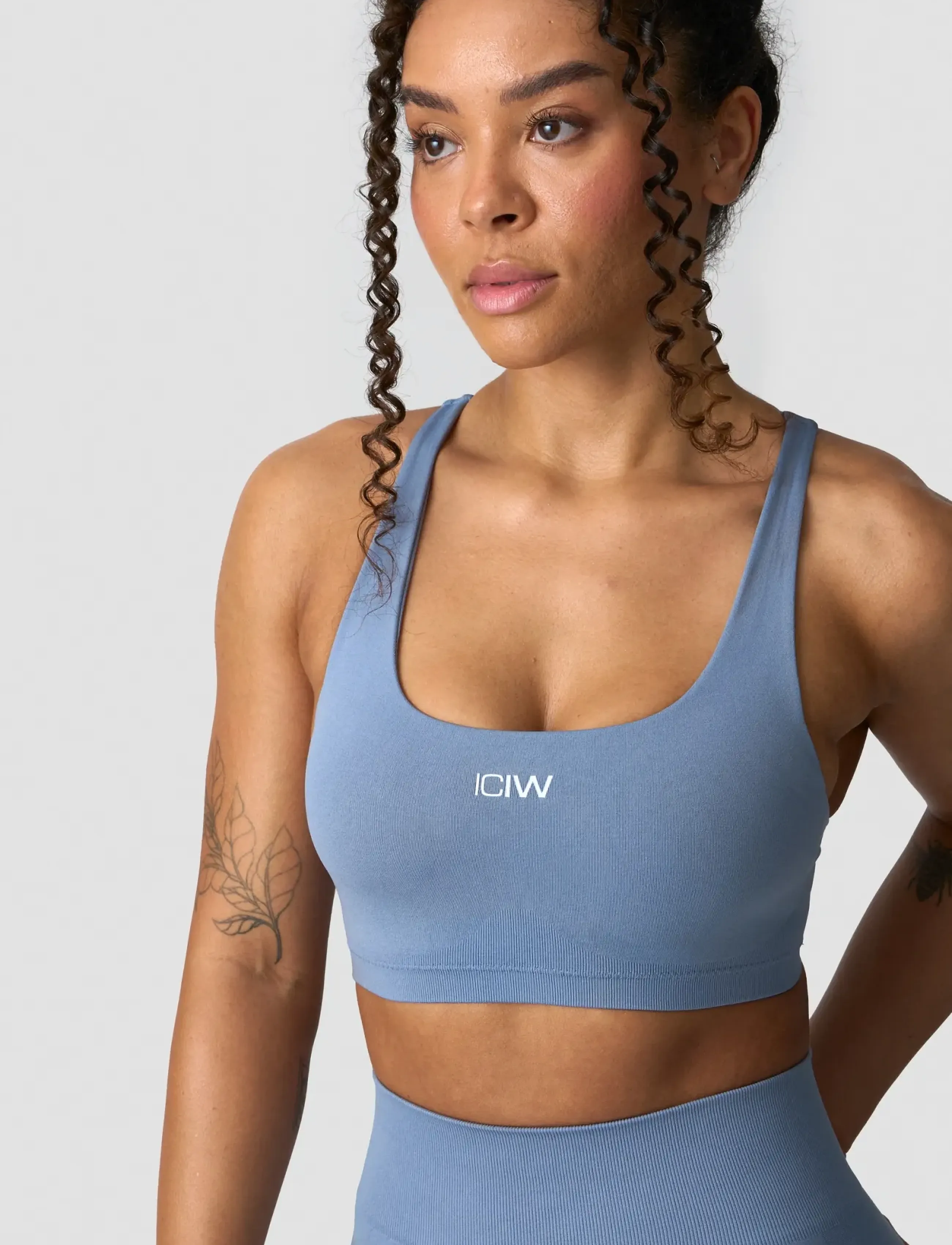 ICANIWILL - Smooth Seamless Sports Bra - sports bh'er: lav støtte - metal blue - 4