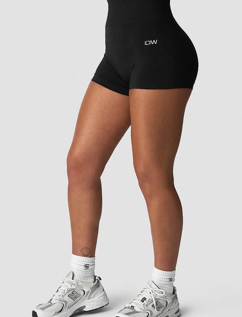 ICANIWILL - Smooth Seamless Shorts W - bikershorts - black - 0