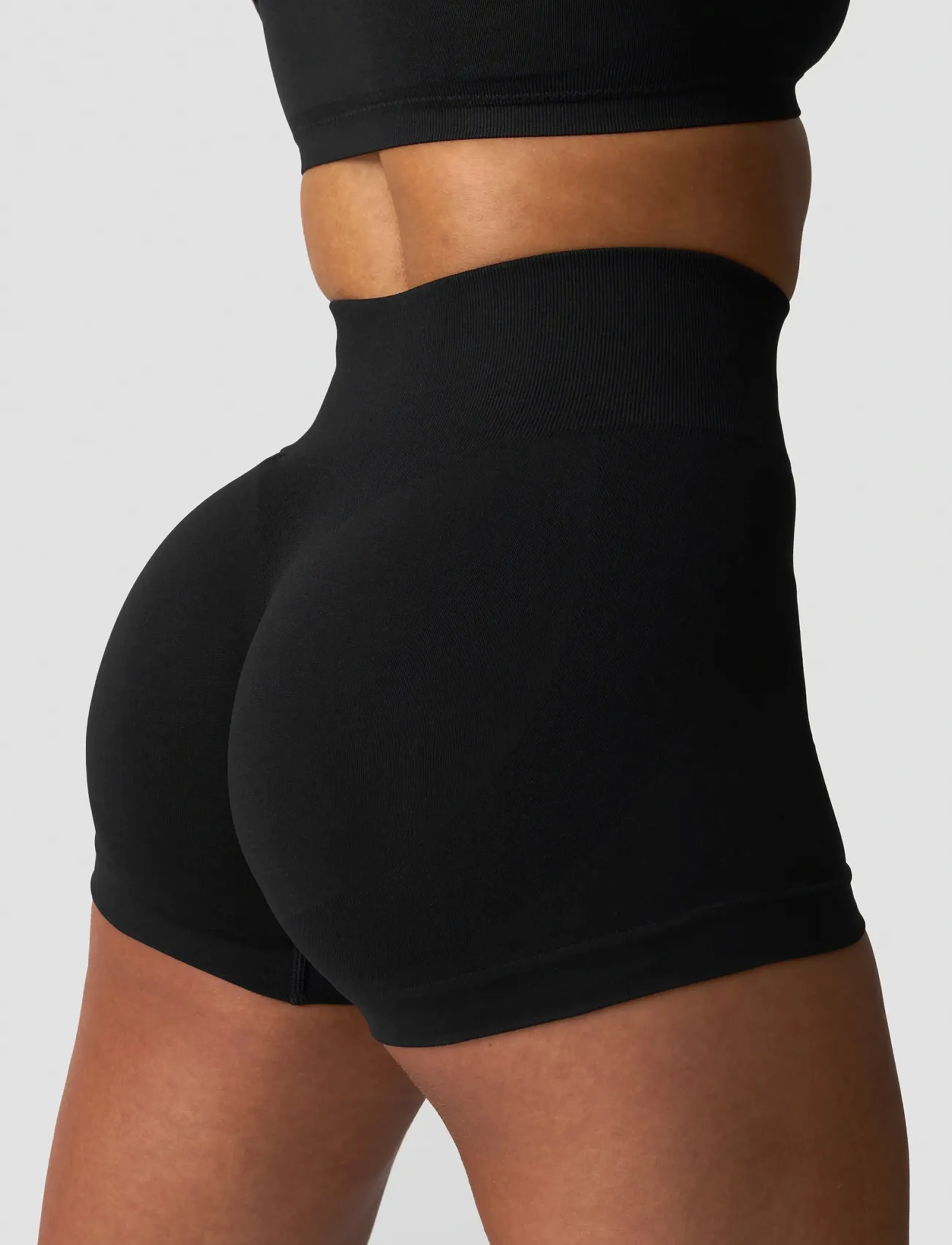 ICANIWILL - Smooth Seamless Shorts W - 1/2 længde - black - 5