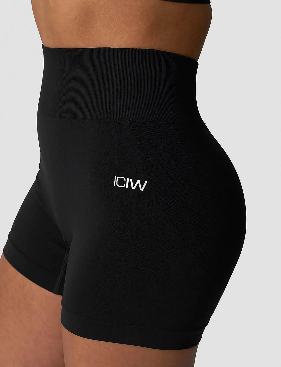 ICANIWILL - Smooth Seamless Midi Shorts W - 1/2 længde - black - 3