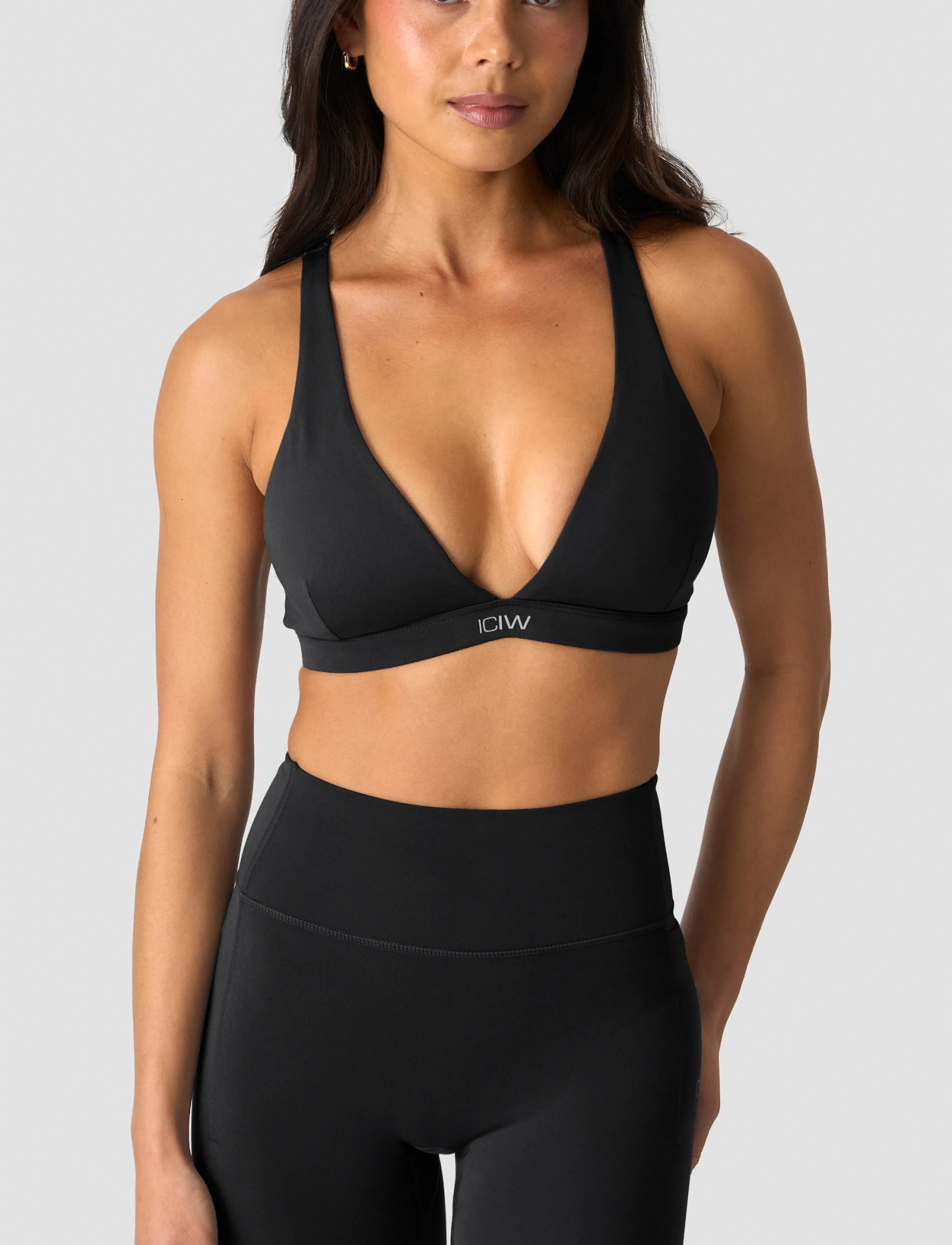 ICANIWILL - Luxe V-neck Sports Bra W - sports-bh'er - black - 4