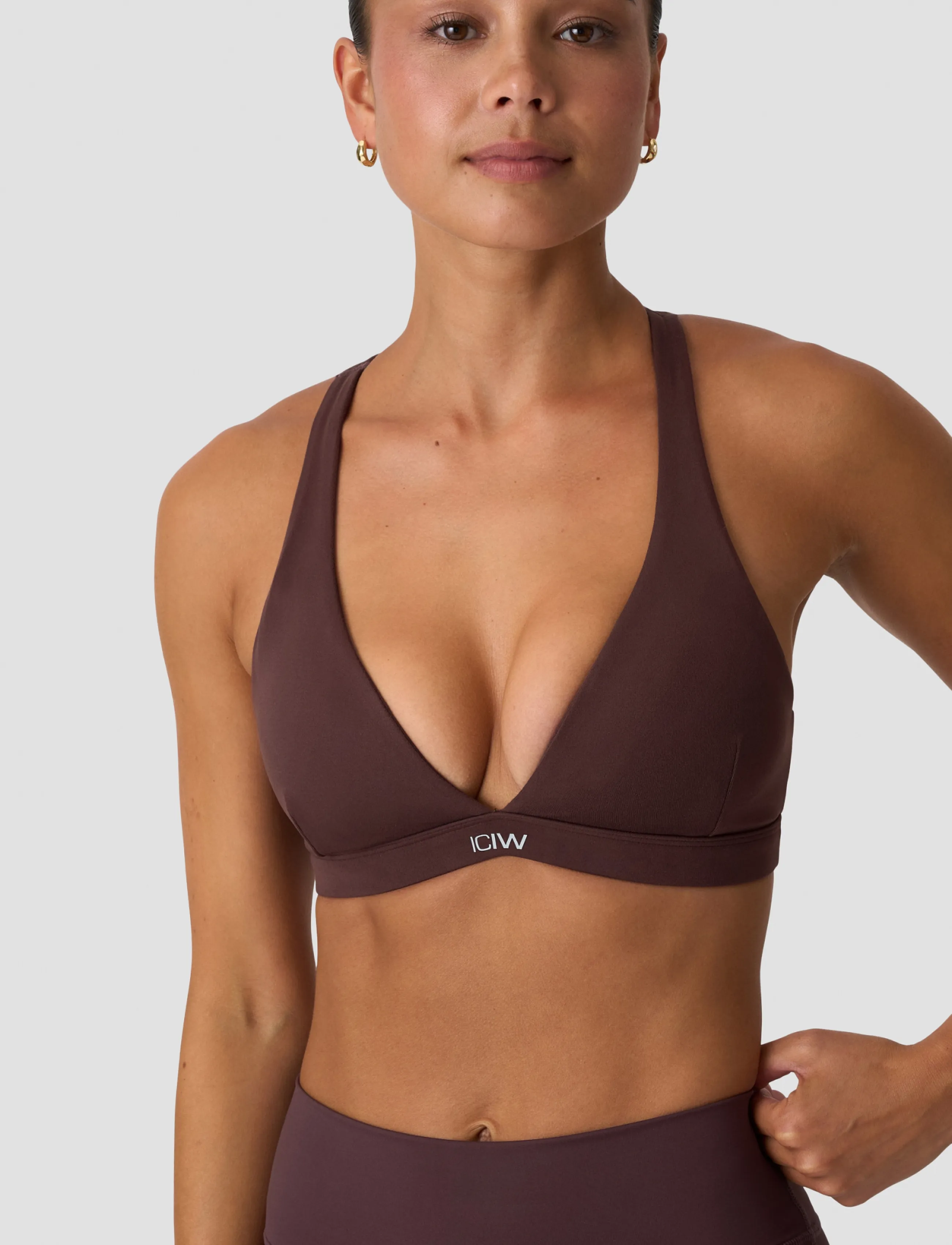 ICANIWILL - Luxe V-neck Sports Bra W - sport-bhs - espresso - 0