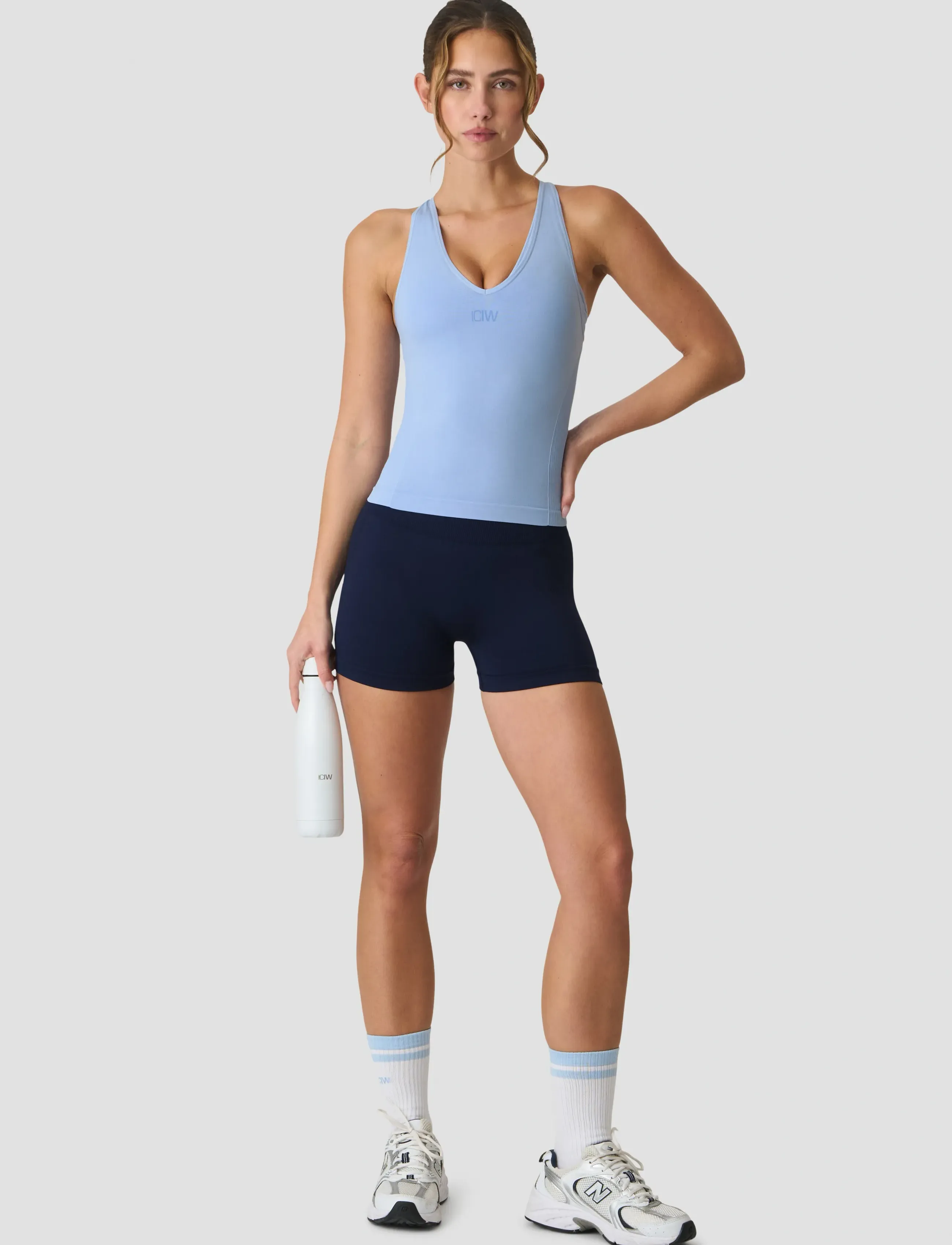Sculpt Seamless V-Neck Tank W 4