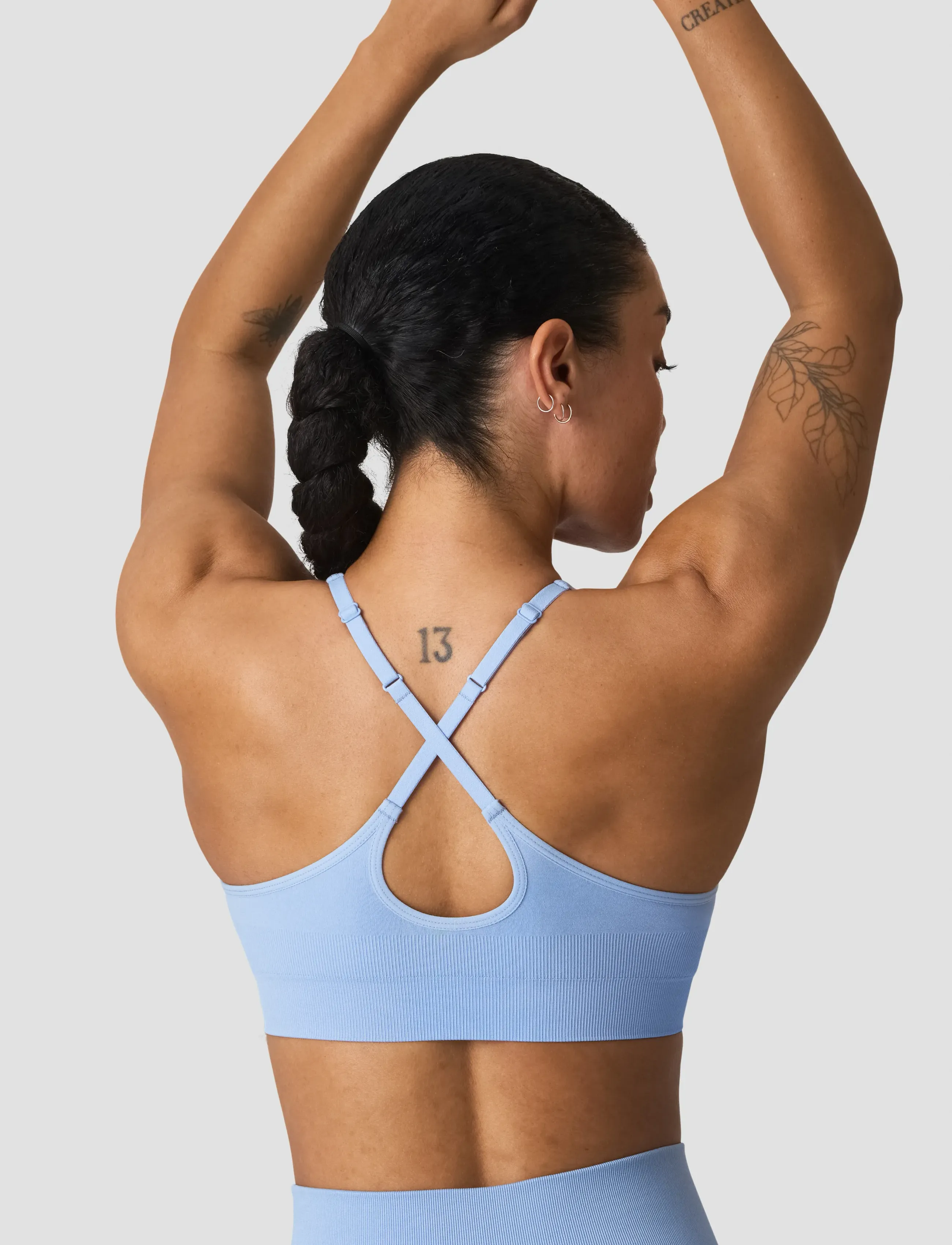 ICANIWILL - Sculpt Seamless V-neck Sports Bra - sports-bh'er - banner blue - 3