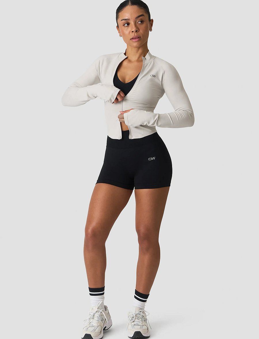 ICANIWILL - Sculpt Seamless V-neck Sports Bra - sport-bhs - black - 5