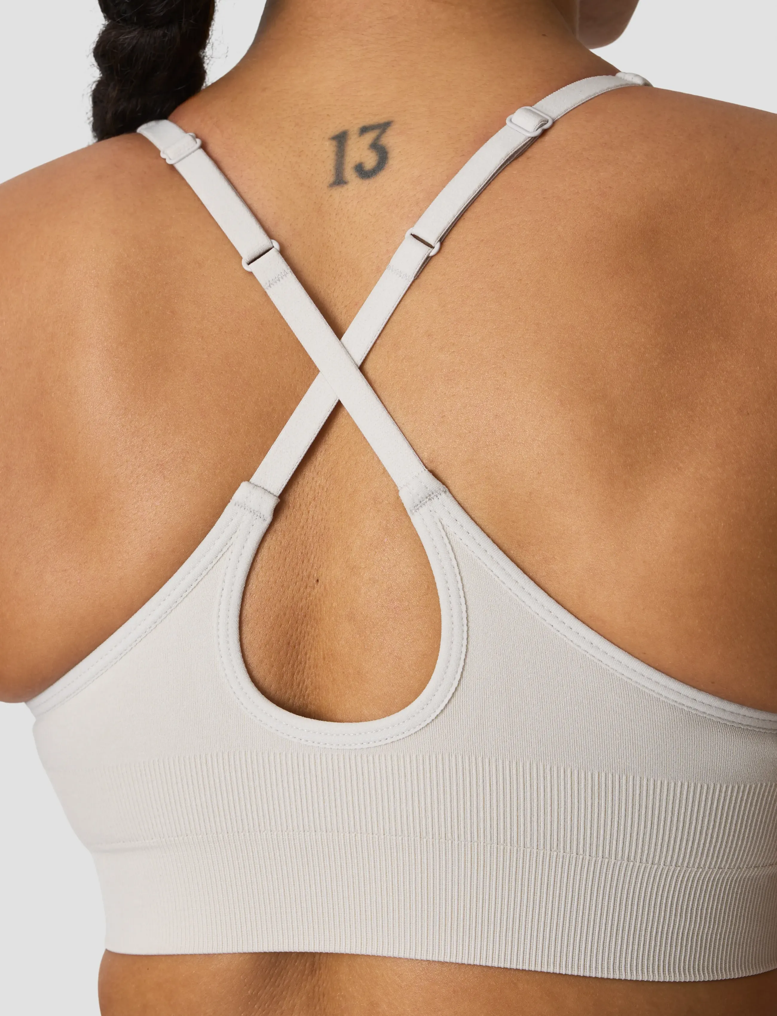 ICANIWILL - Sculpt Seamless V-neck Sports Bra - sport brjóstahaldarar - light dusty beige - 4