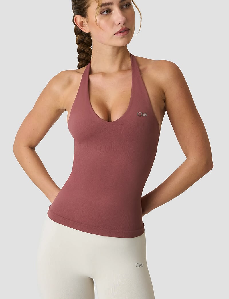 ICANIWILL - Define Seamless Halter Neck Tank W - toppe & t-shirts - calm red - 0