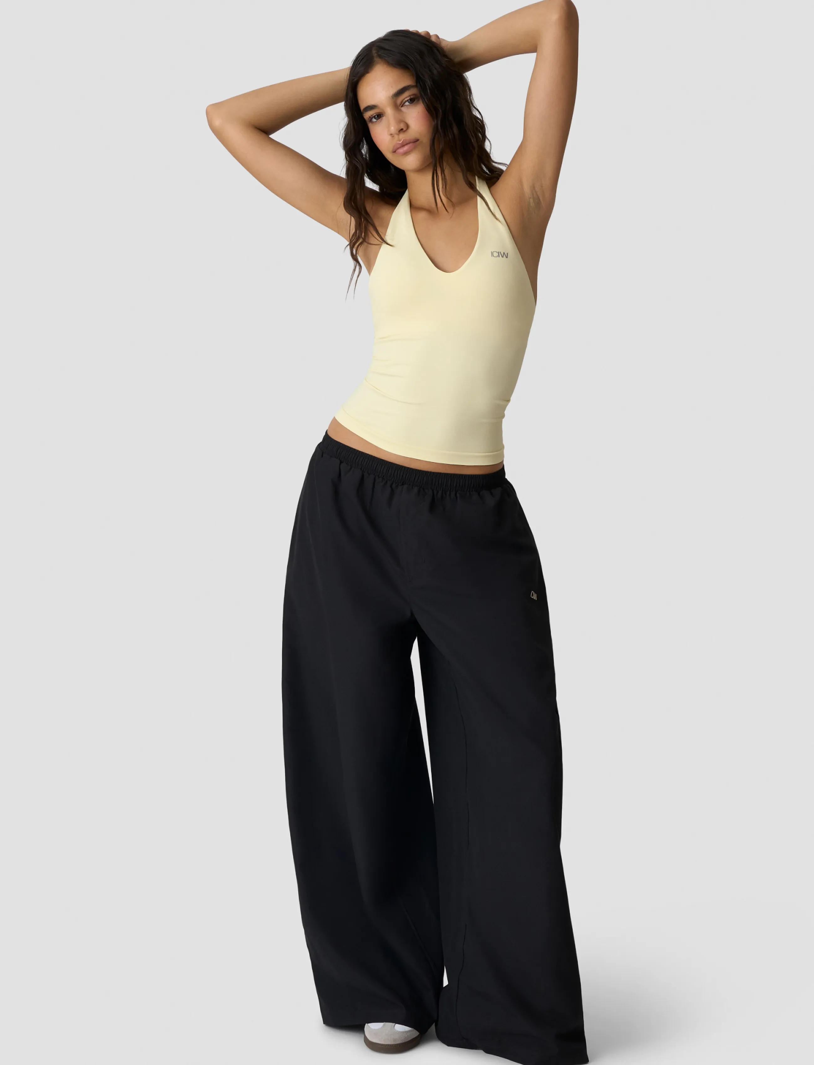 ICANIWILL - Define Seamless Halter Neck Tank W - toppar & t-shirts - pale lemon - 4