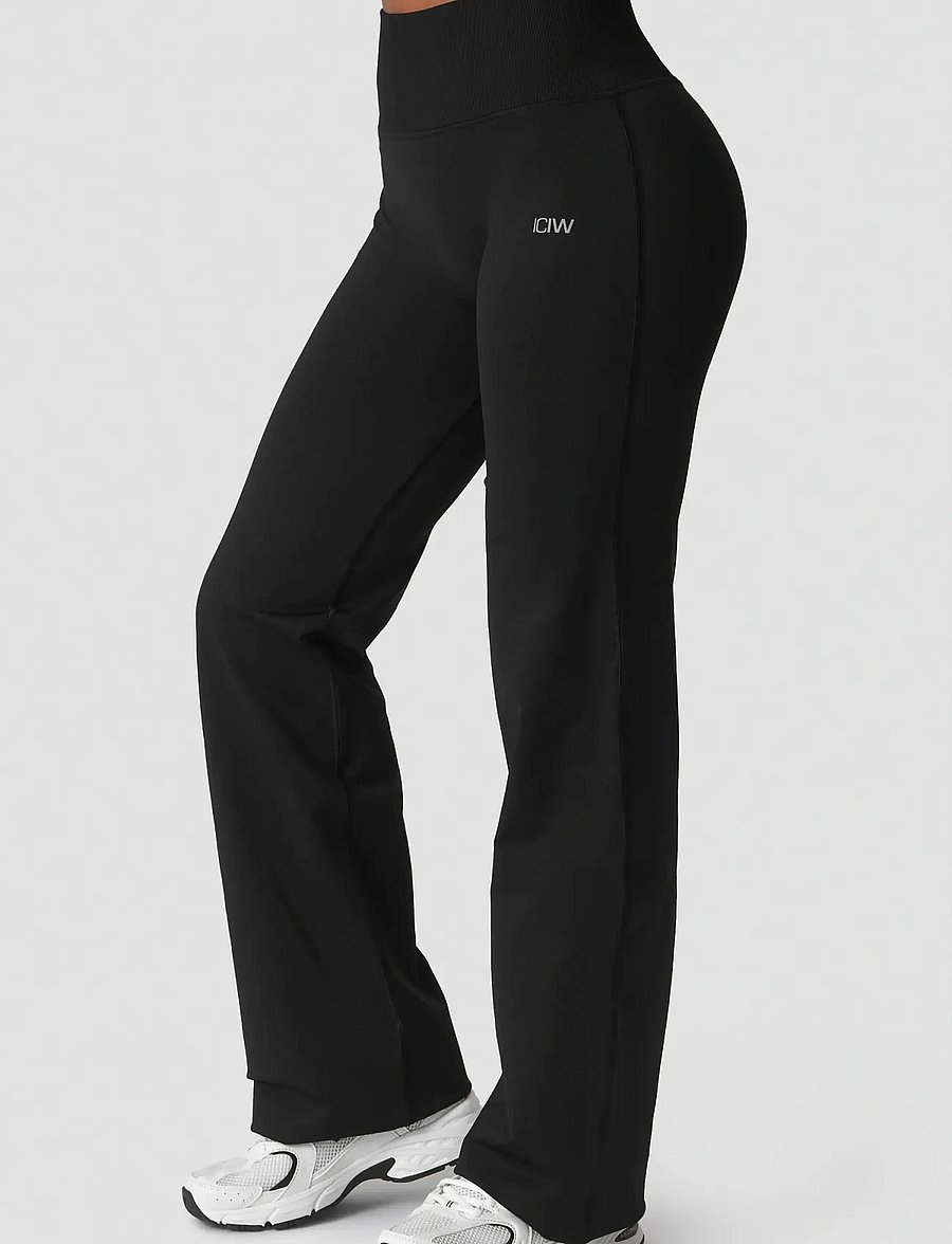 ICANIWILL - Define Seamless Straight Pants W - trennipüksid - black - 0