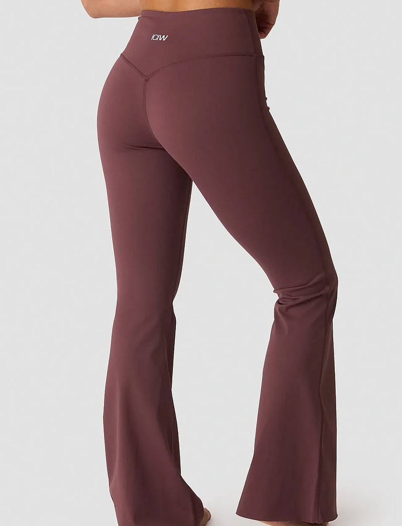 ICANIWILL - Nimble No-rise Flared Tights Petit W - trainingstights - dull berry red - 3