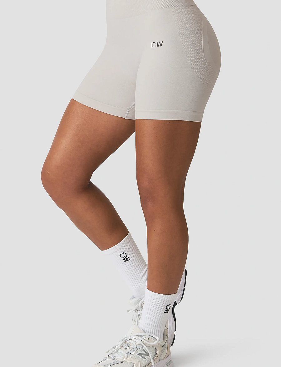 ICANIWILL - Sculpt Seamless Midi Shorts W - 1/2 længde - light dusty beige - 4
