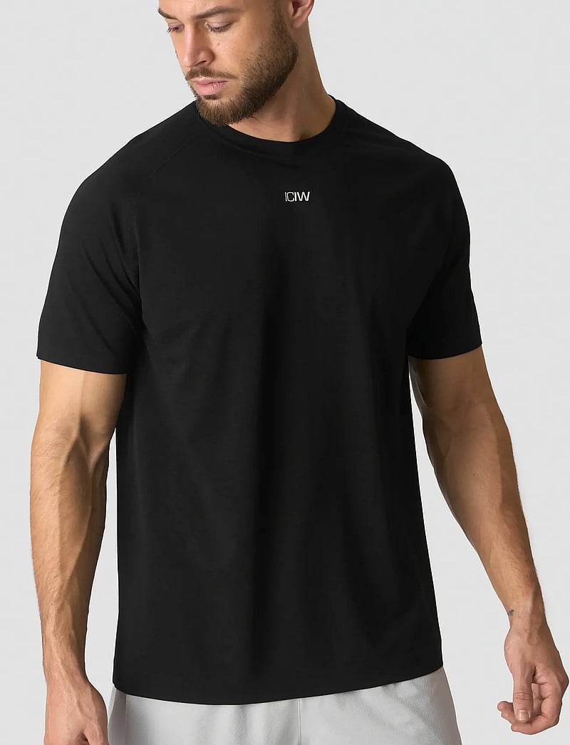 ICANIWILL - Stride T-Shirt M - t-särgid - black - 0