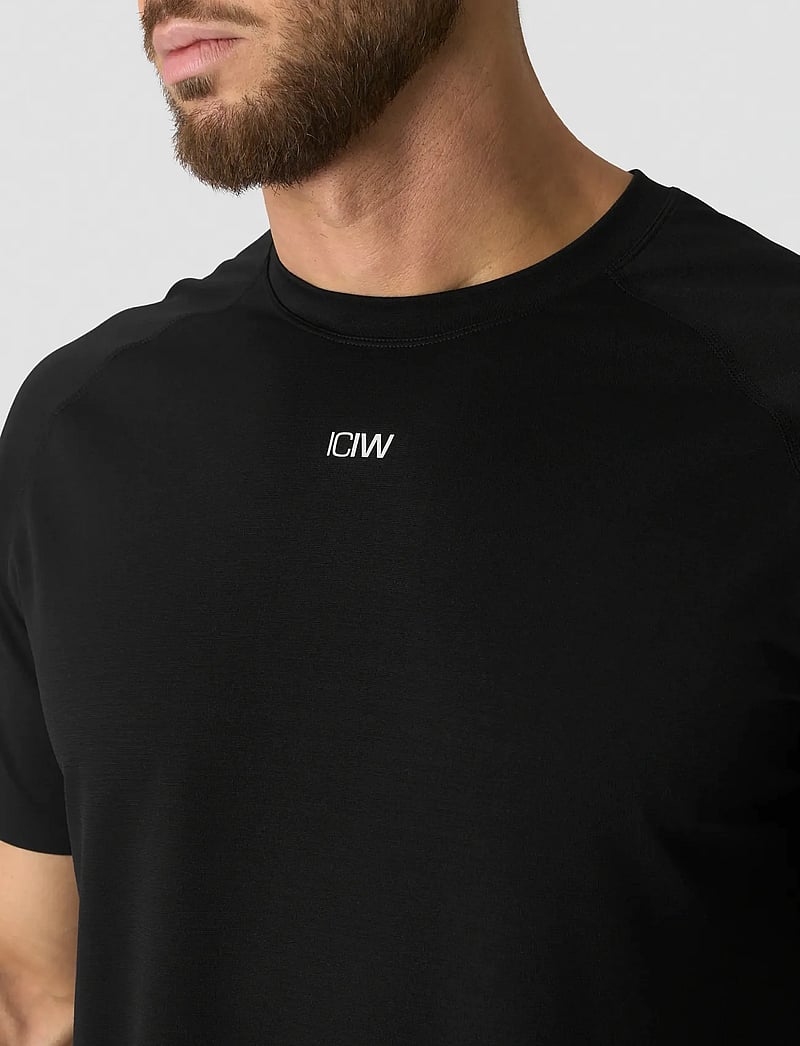 ICANIWILL - Stride T-Shirt M - t-särgid - black - 4