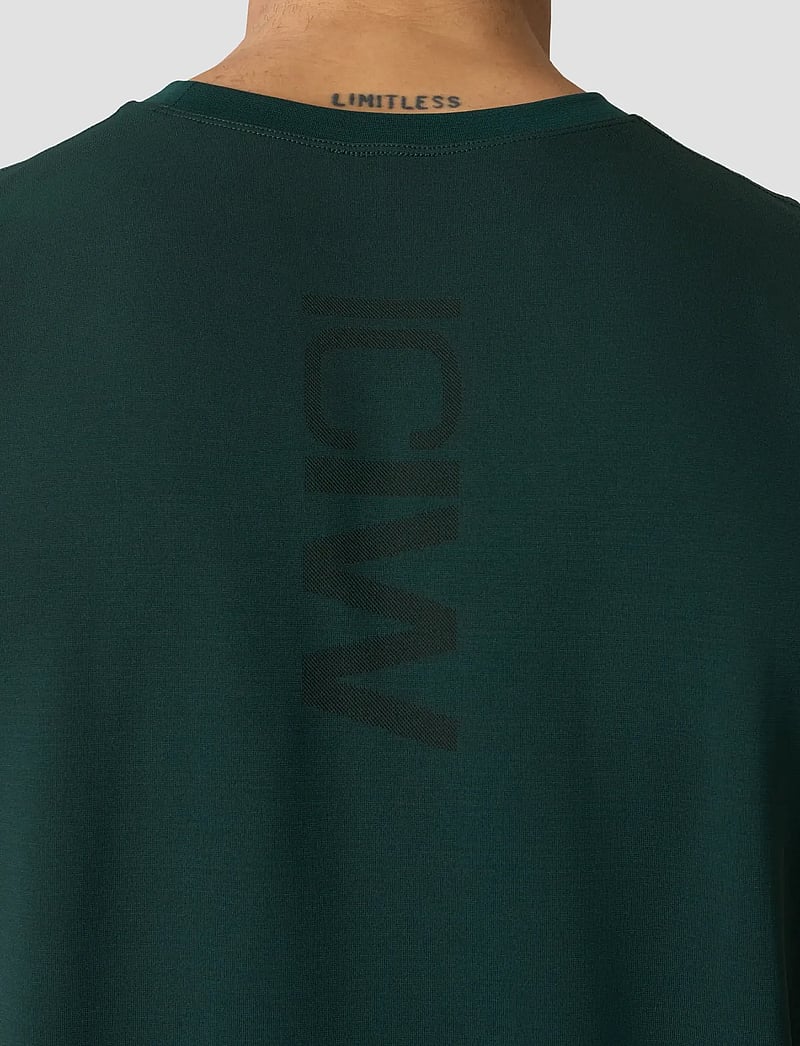 ICANIWILL - Stride Sleeveless Tee M - linnen - wet green - 5