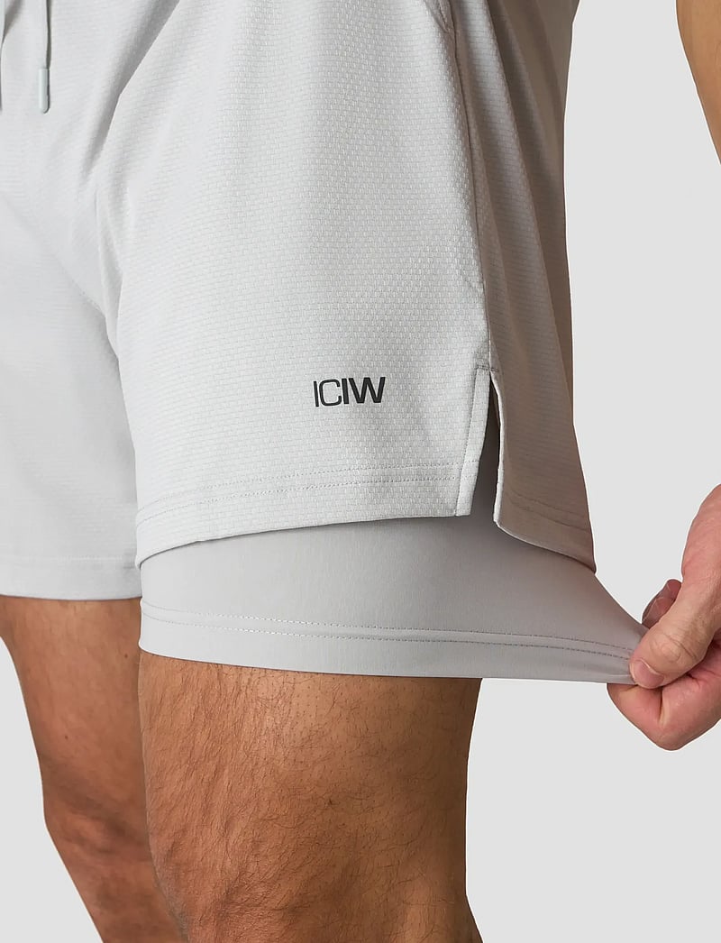 ICANIWILL - Stride 2-in-1 Shorts M - lühikesed treeningpüksid - lunar grey - 3