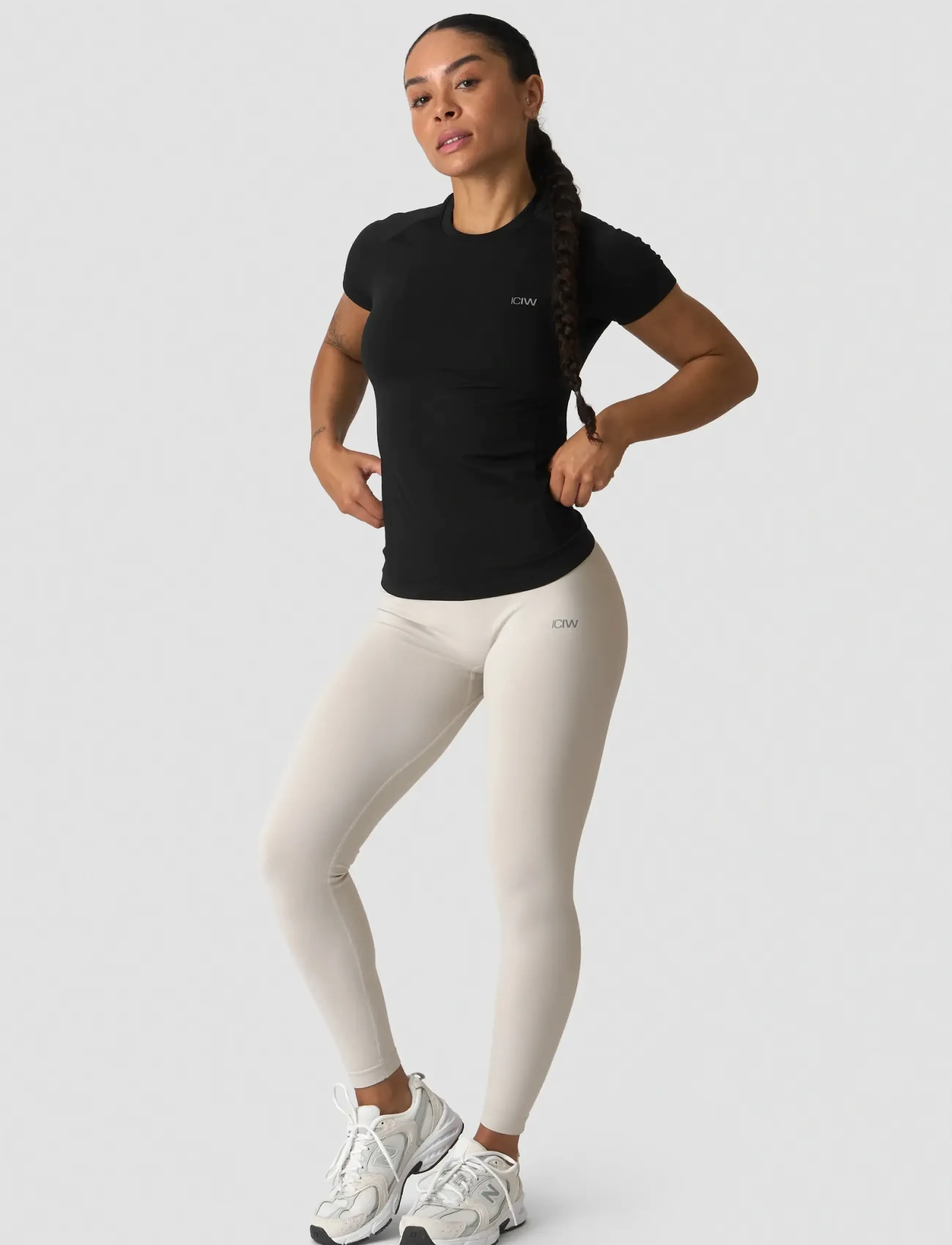 ICANIWILL - Define Seamless T-shirt W - stuttermarbolir - black - 5