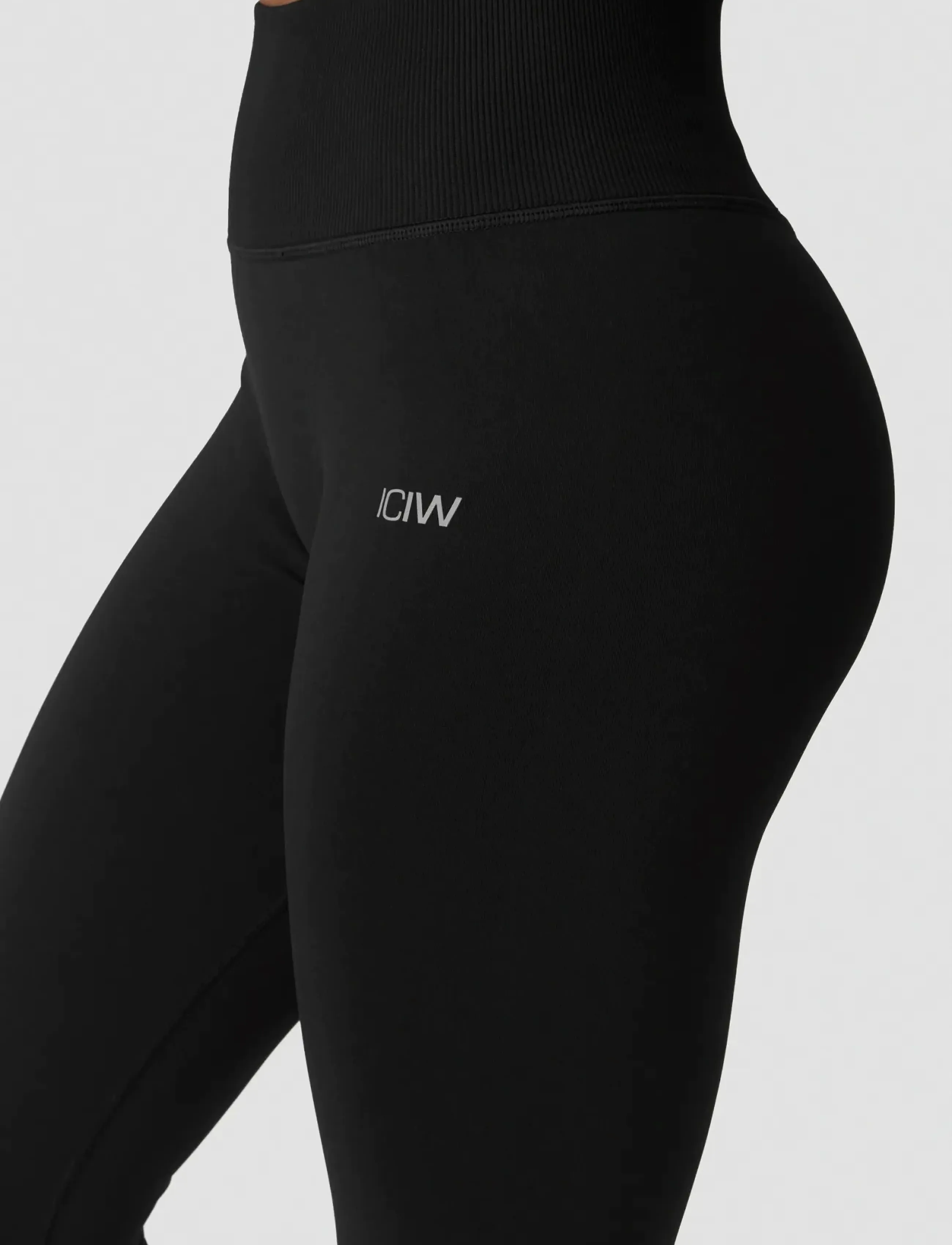 ICANIWILL - Define Seamless V-Shape Tight W - träningstights - black - 4