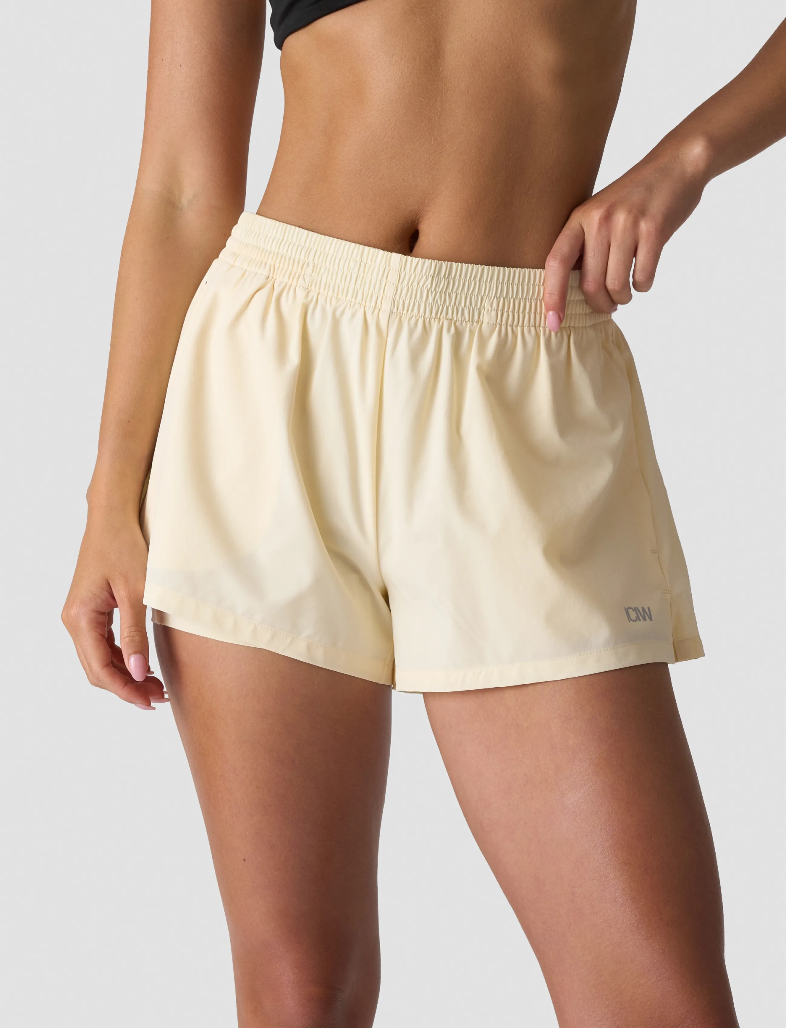 ICANIWILL - Mirage Cardio 2-in-1 Shorts W - træningsshorts - pale lemon - 0