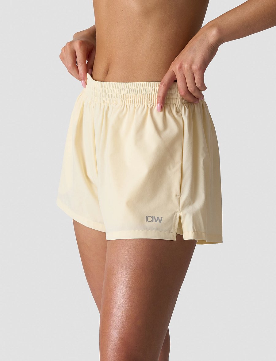 ICANIWILL - Mirage Cardio 2-in-1 Shorts W - træningsshorts - pale lemon - 3