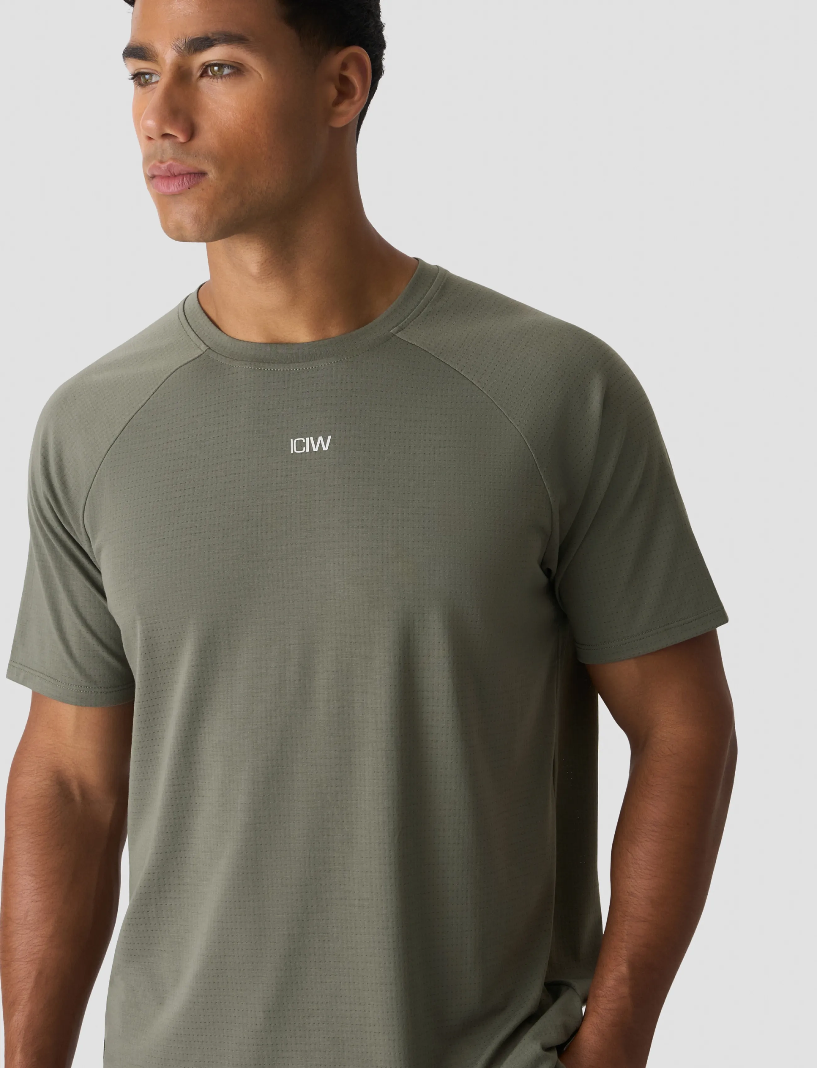 ICANIWILL - Stride Raglan Tee Dri-Release M - t-shirts - warm green - 4
