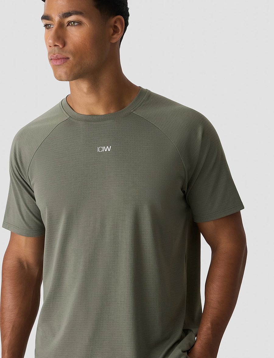 ICANIWILL - Stride Raglan Tee Dri-Release M - t-shirts - warm green - 4