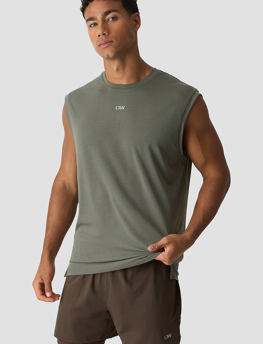 ICANIWILL - Stride Sleeveless Tee Dri-Release M - Õlapaeltega pluusid - warm green - 0
