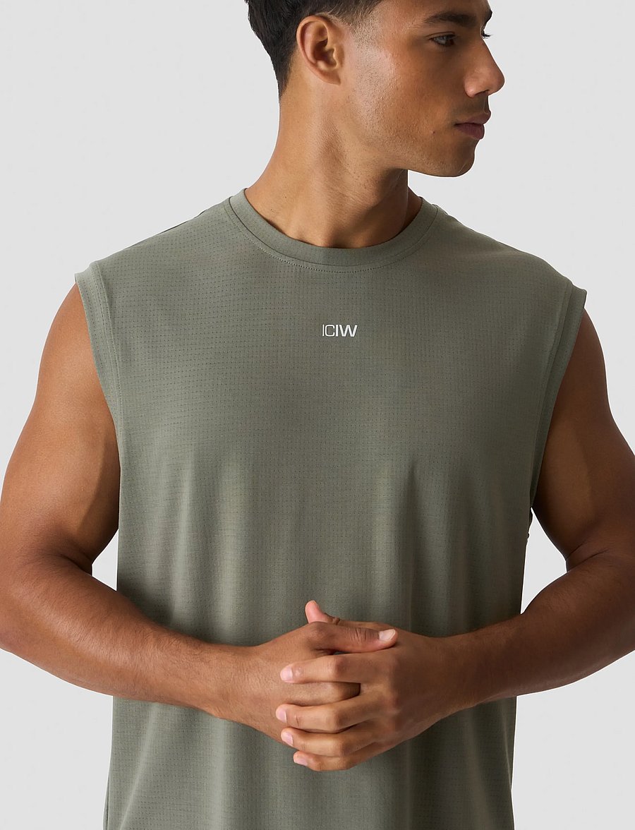 ICANIWILL - Stride Sleeveless Tee Dri-Release M - Õlapaeltega pluusid - warm green - 4