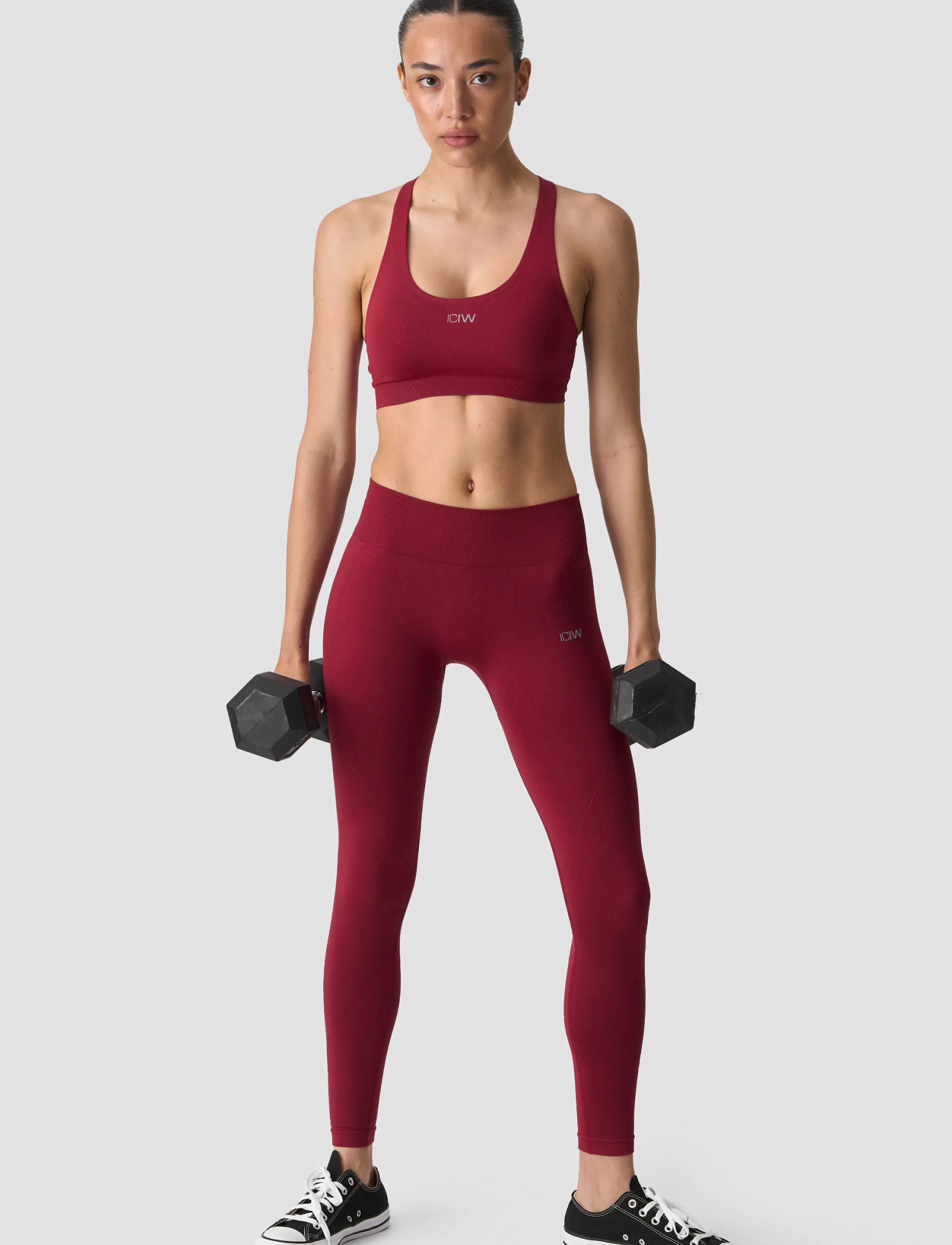 ICANIWILL - Shape Mid Support Sports Bra W - spordi-rinnahoidjad - dark berry - 0