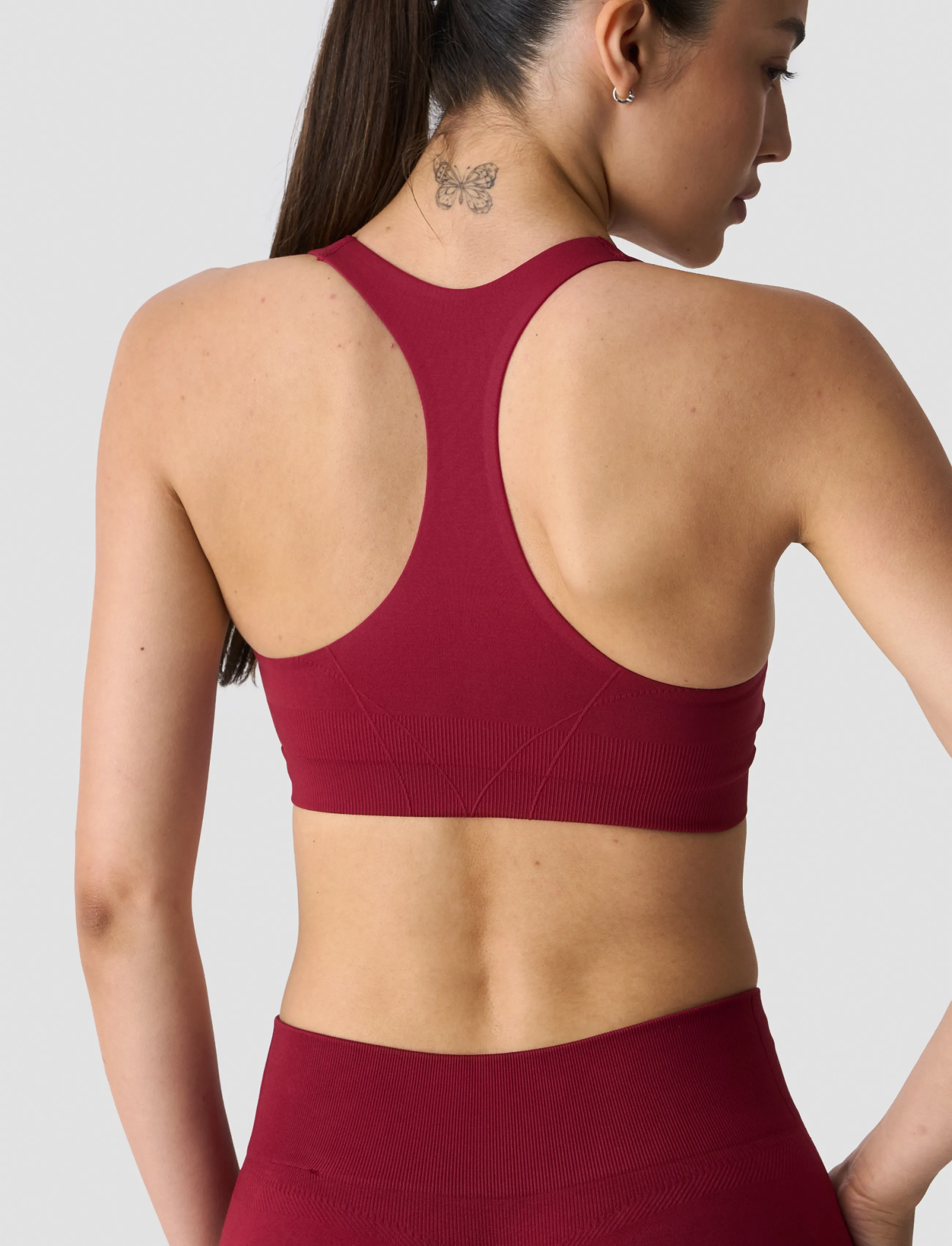 ICANIWILL - Shape Mid Support Sports Bra W - spordi-rinnahoidjad - dark berry - 4