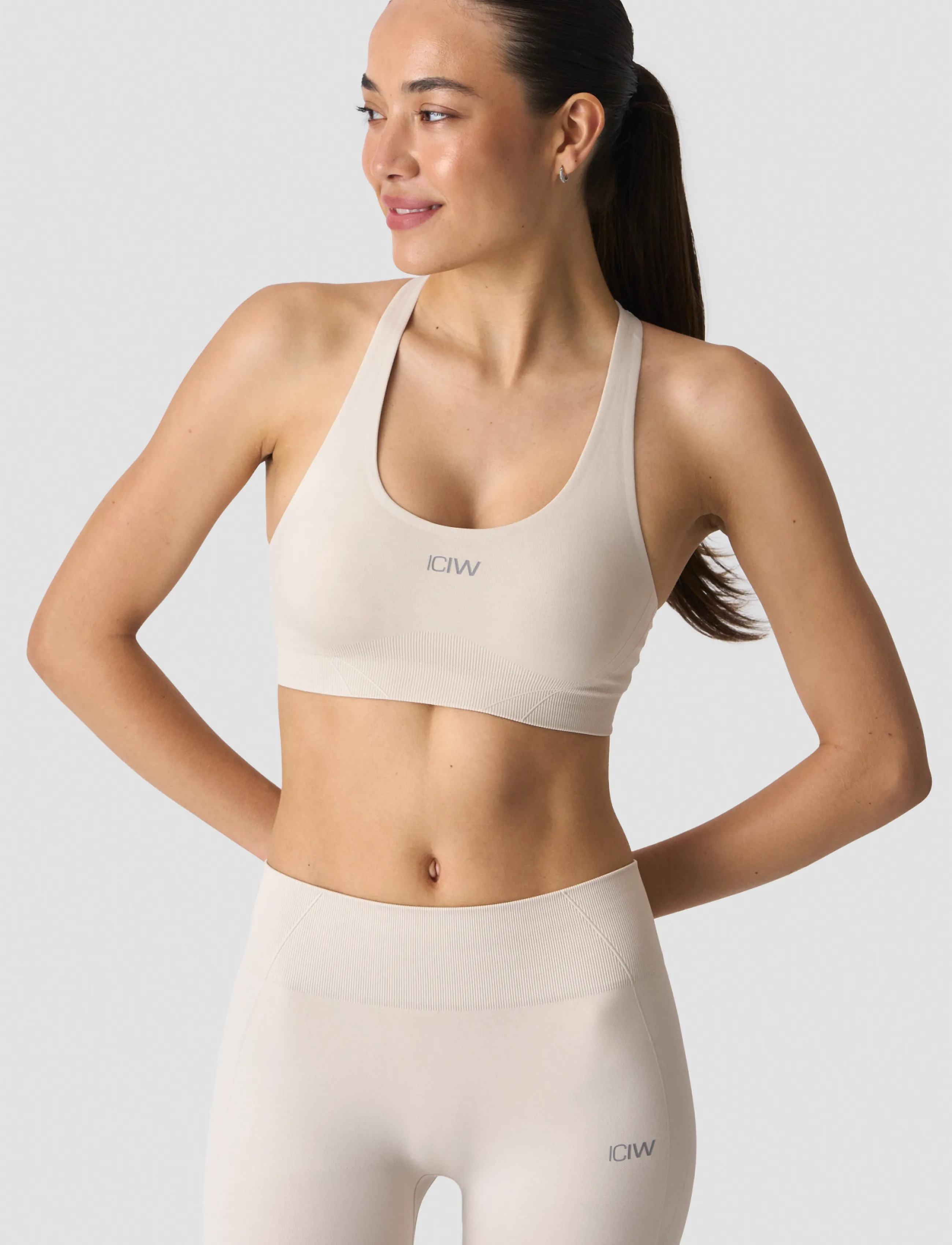 ICANIWILL - Shape Mid Support Sports Bra W - sports-bh'er - light beige - 0