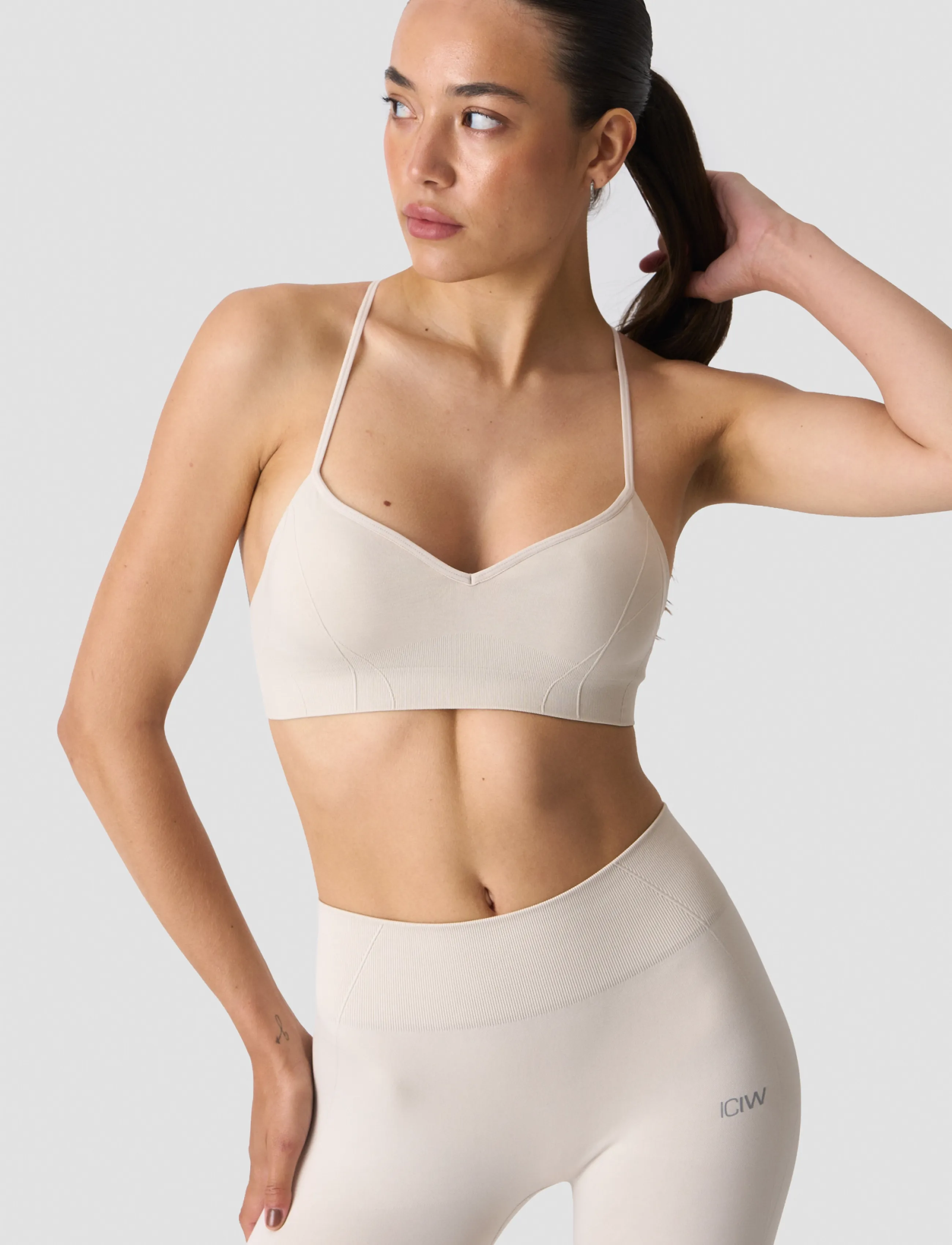 ICANIWILL - Shape Strappy Sports Bra W - spordi-rinnahoidjad - light beige - 0